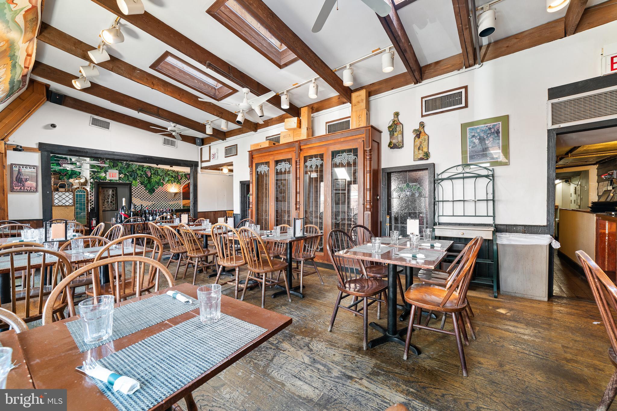 OLD TOWN ALEXANDRIA - Commercial Sale