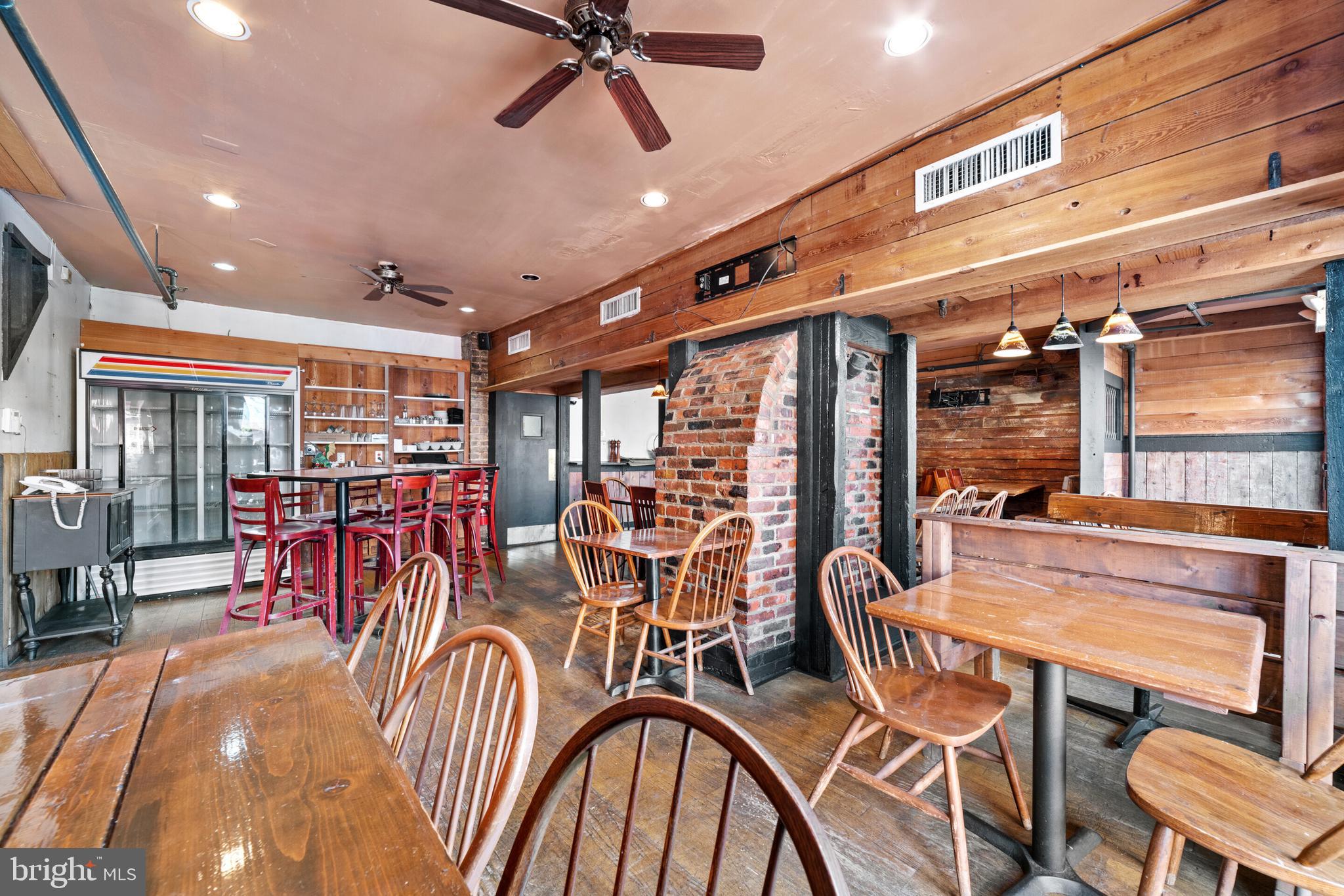 OLD TOWN ALEXANDRIA - Commercial Sale