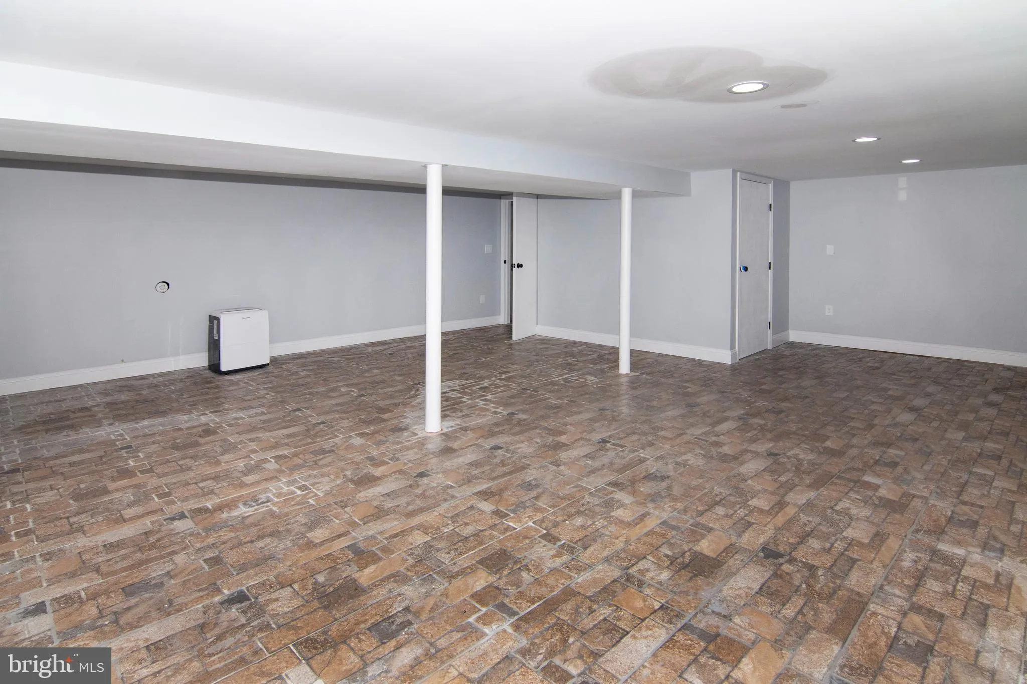 Vineland, New Jersey 08360, United States, 4 Bedrooms Bedrooms, ,2 BathroomsBathrooms,Residential,Coming Soon,110830