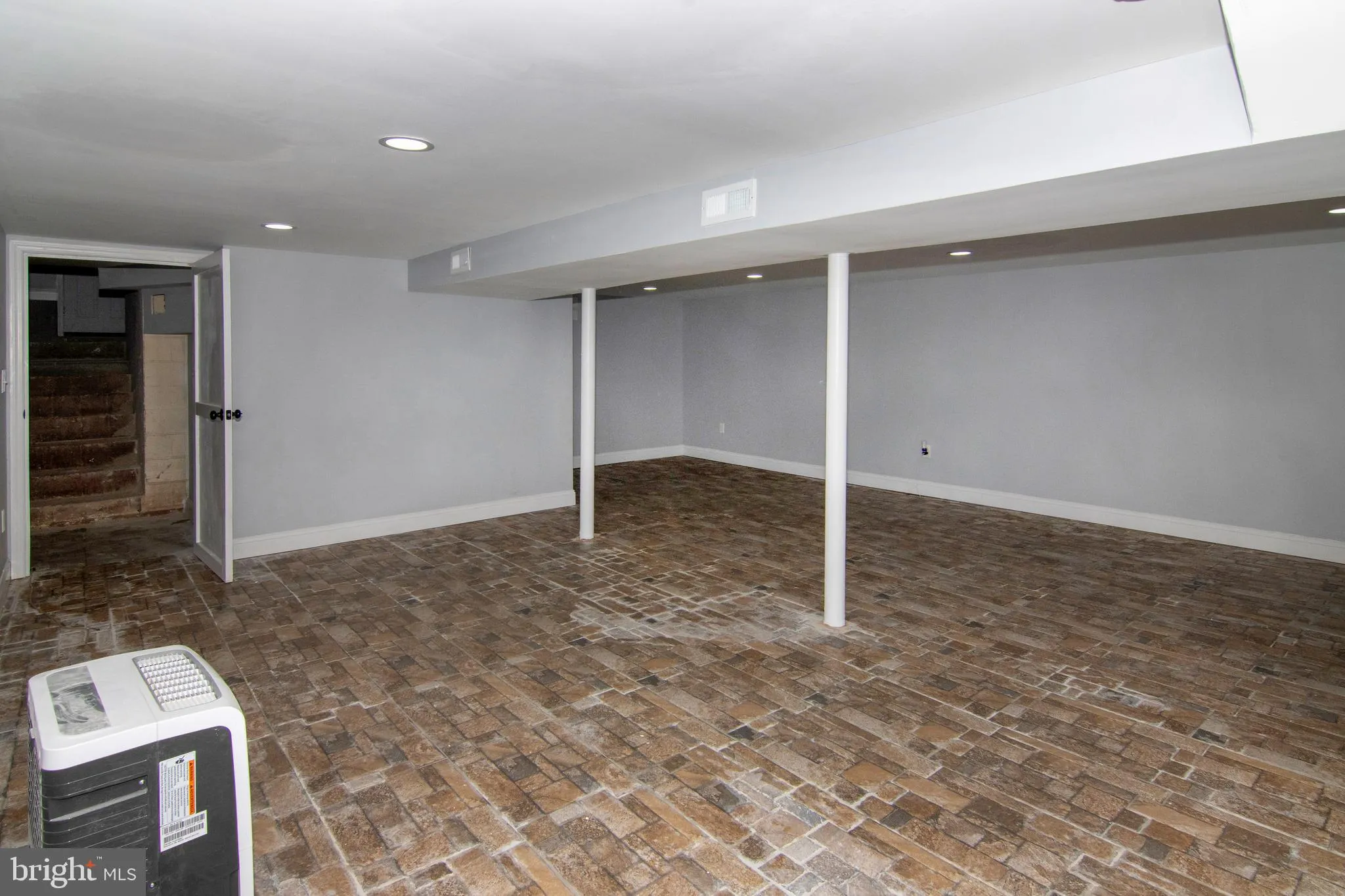 Vineland, New Jersey 08360, United States, 4 Bedrooms Bedrooms, ,2 BathroomsBathrooms,Residential,Coming Soon,110830