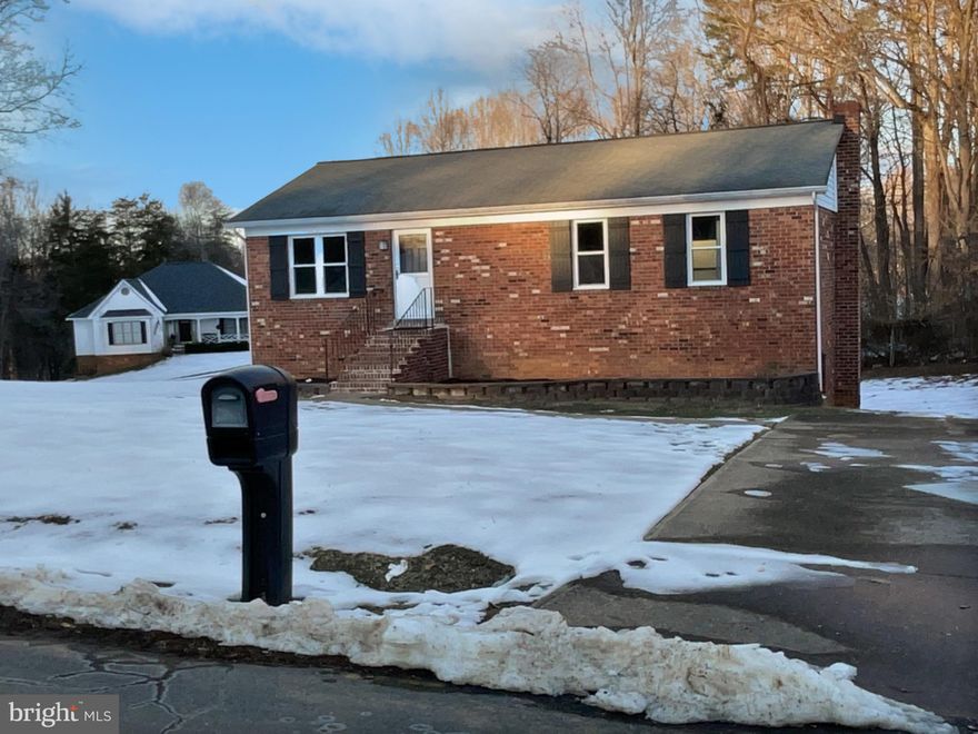 Seller may consider buyer concessions if made in an offer. Welcome to this stunning property, showcasing a tasteful neutral color paint scheme throughout. The kitchen is a chef's dream, equipped with all stainless steel appliances, sure to elevate your culinary experience. Retreat to the primary bedroom, boasting a spacious walk-in closet, perfect for all your storage needs. The home also features a deck for your outdoor enjoyment and relaxation. Recent updates include partial flooring replacement, bringing a fresh, modern touch to the space. Experience the perfect blend of comfort and style in this inviting property.