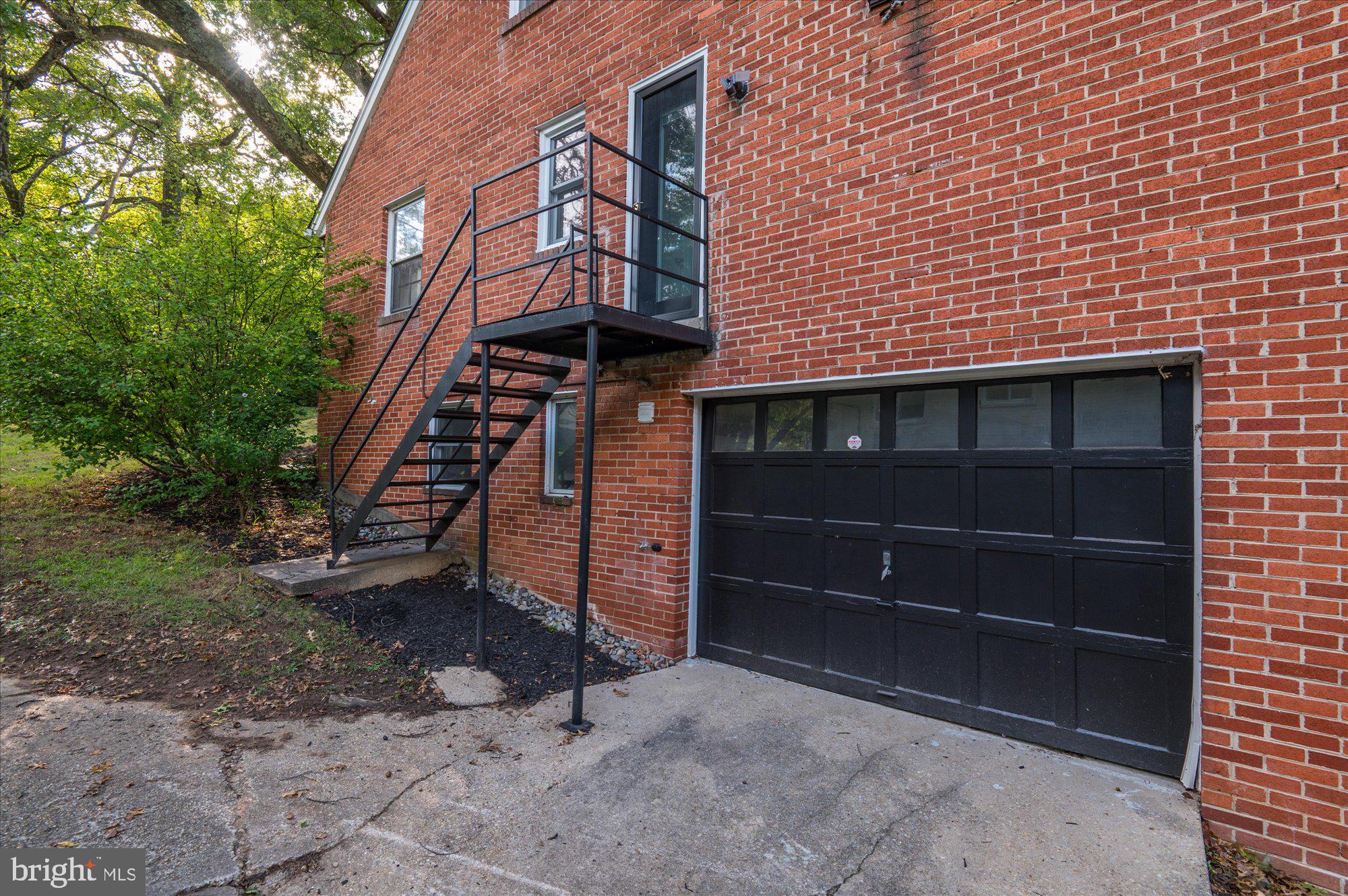 WOODSIDE PARK - Residential