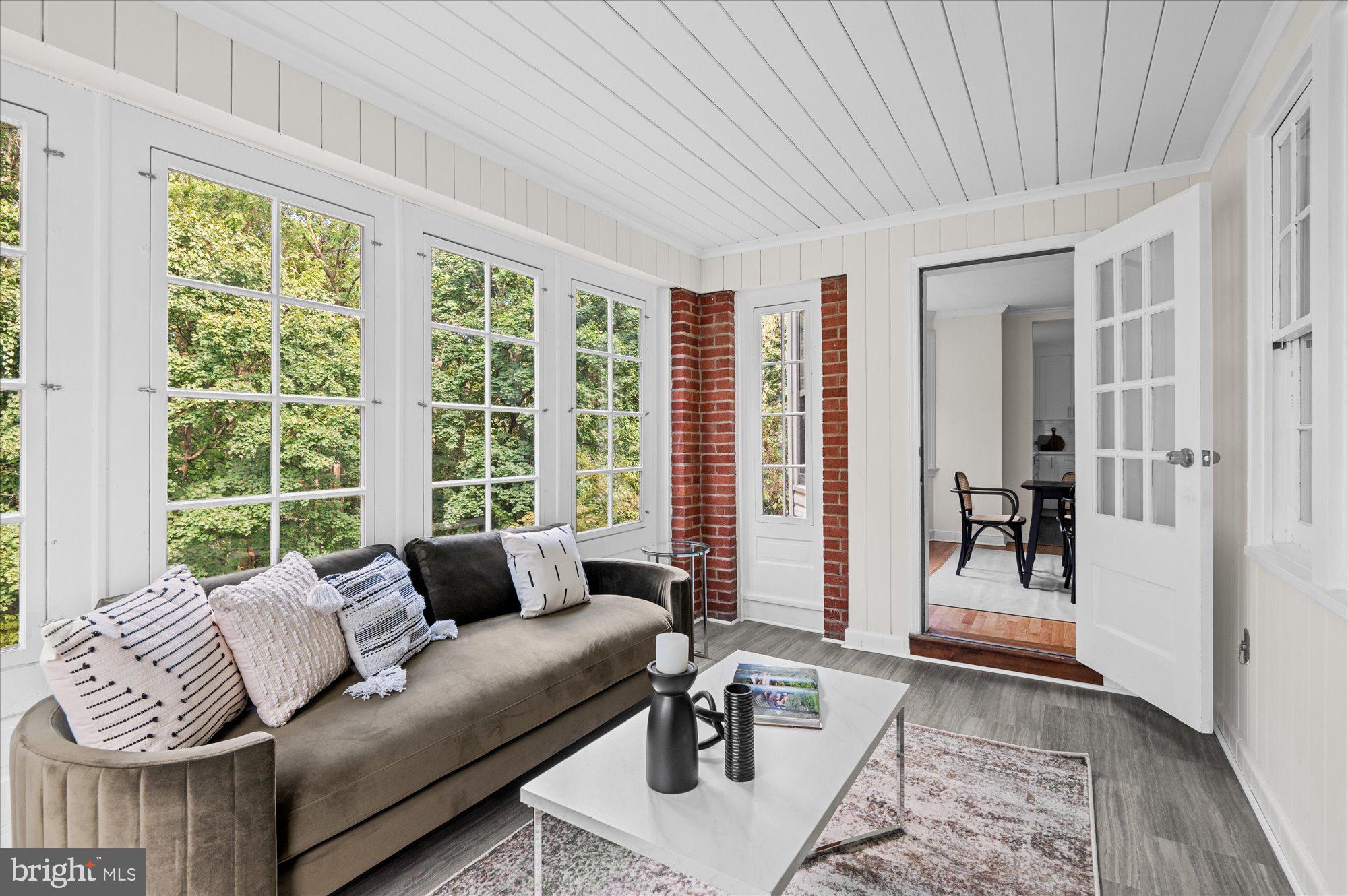 WOODSIDE PARK - Residential