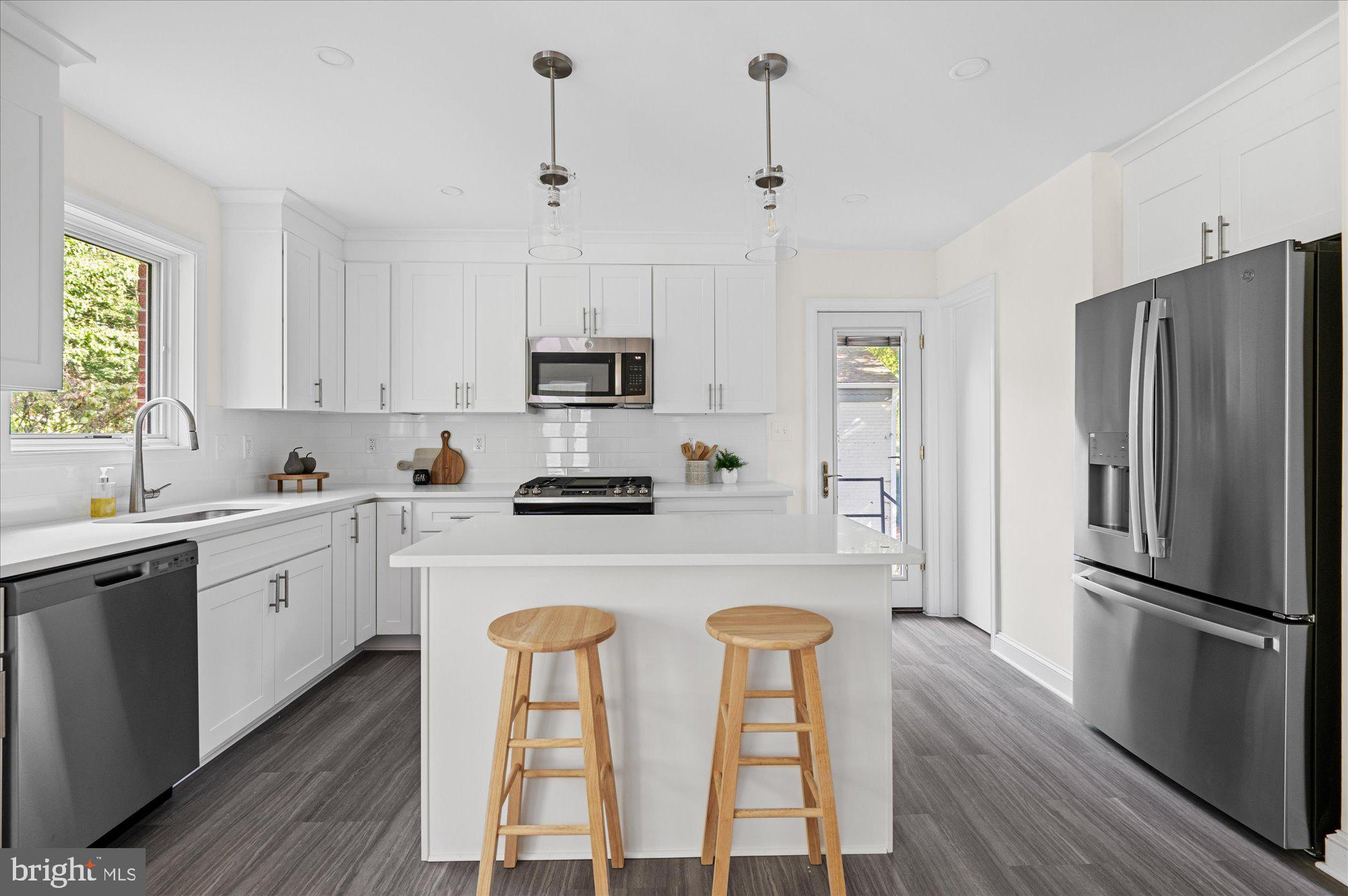 WOODSIDE PARK - Residential