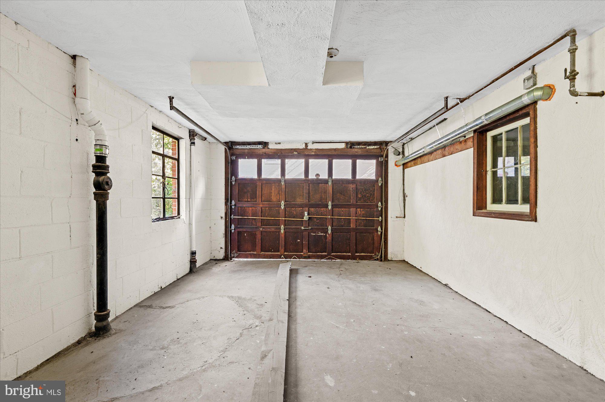 WOODSIDE PARK - Residential