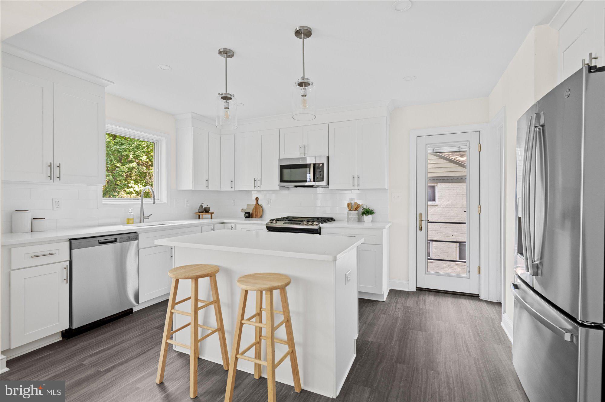 WOODSIDE PARK - Residential