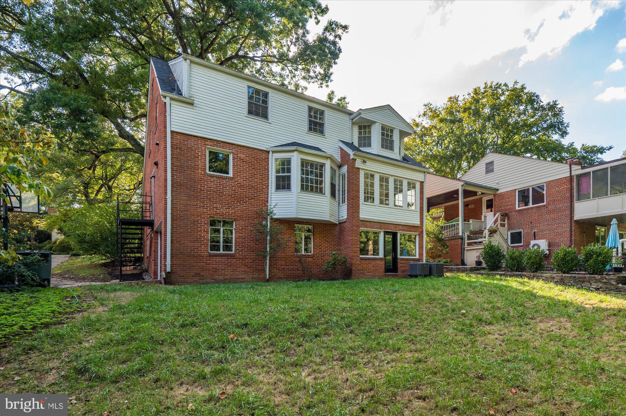 WOODSIDE PARK - Residential