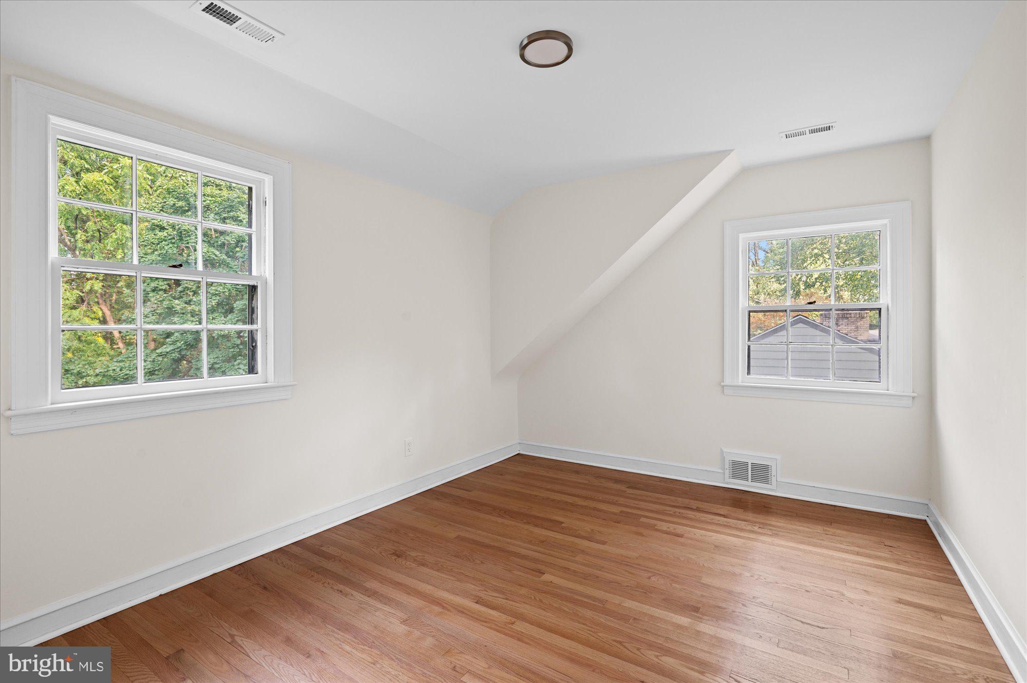 WOODSIDE PARK - Residential