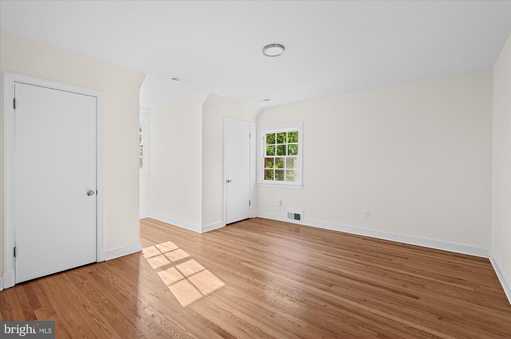 WOODSIDE PARK - Residential