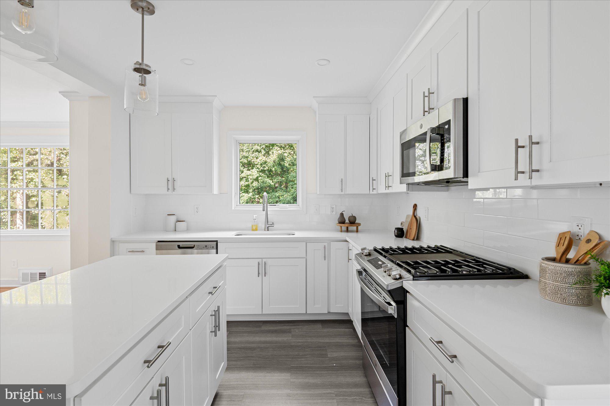 WOODSIDE PARK - Residential