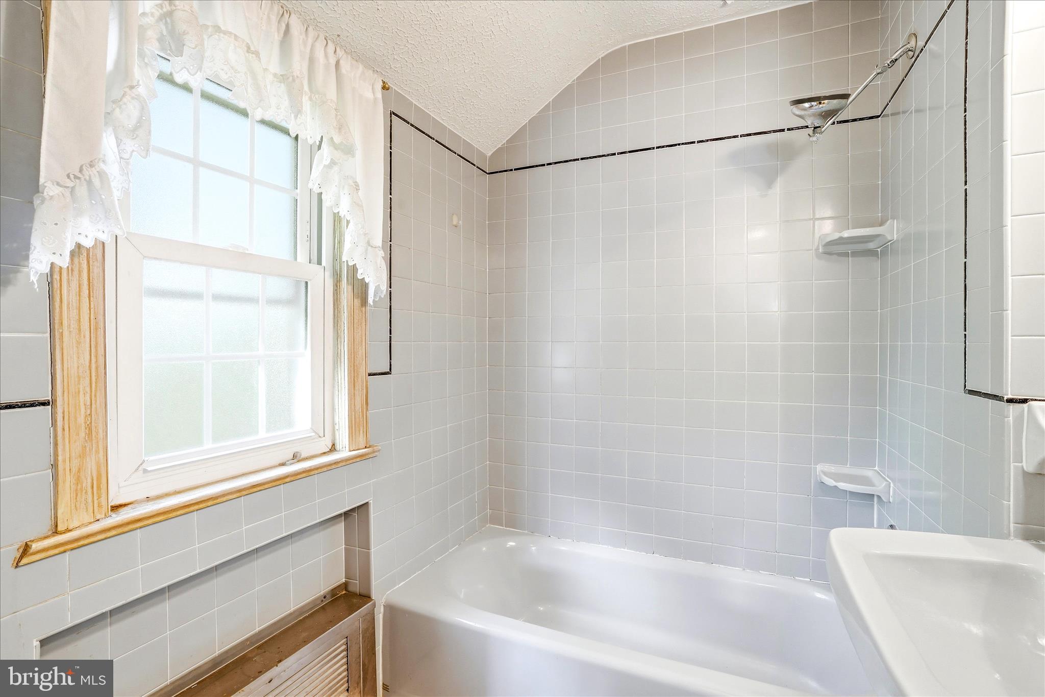 KENSINGTON - Residential