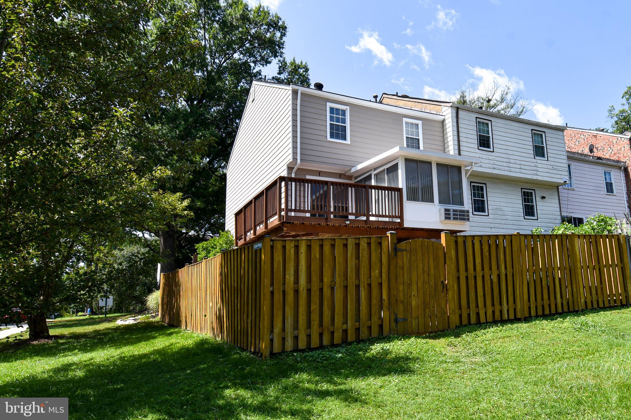 ROCKSHIRE TOWNHOMES - Residential