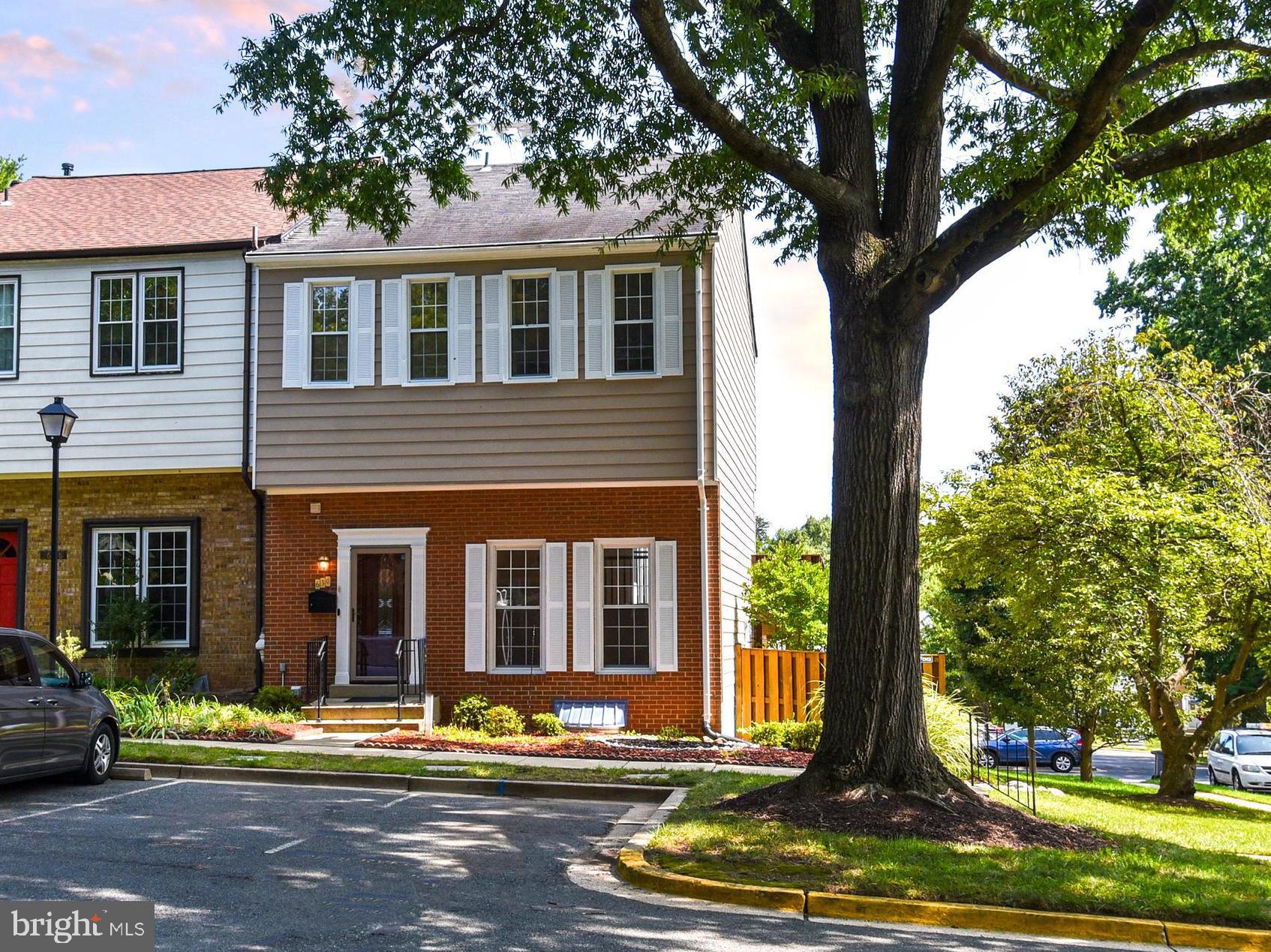 ROCKSHIRE TOWNHOMES - Residential