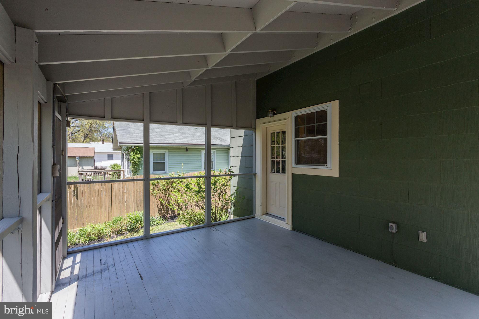 LAUREL - Residential