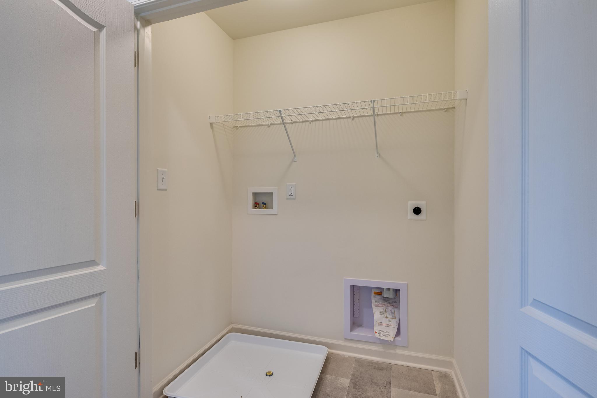 ARCHERS ROCK - Residential Lease