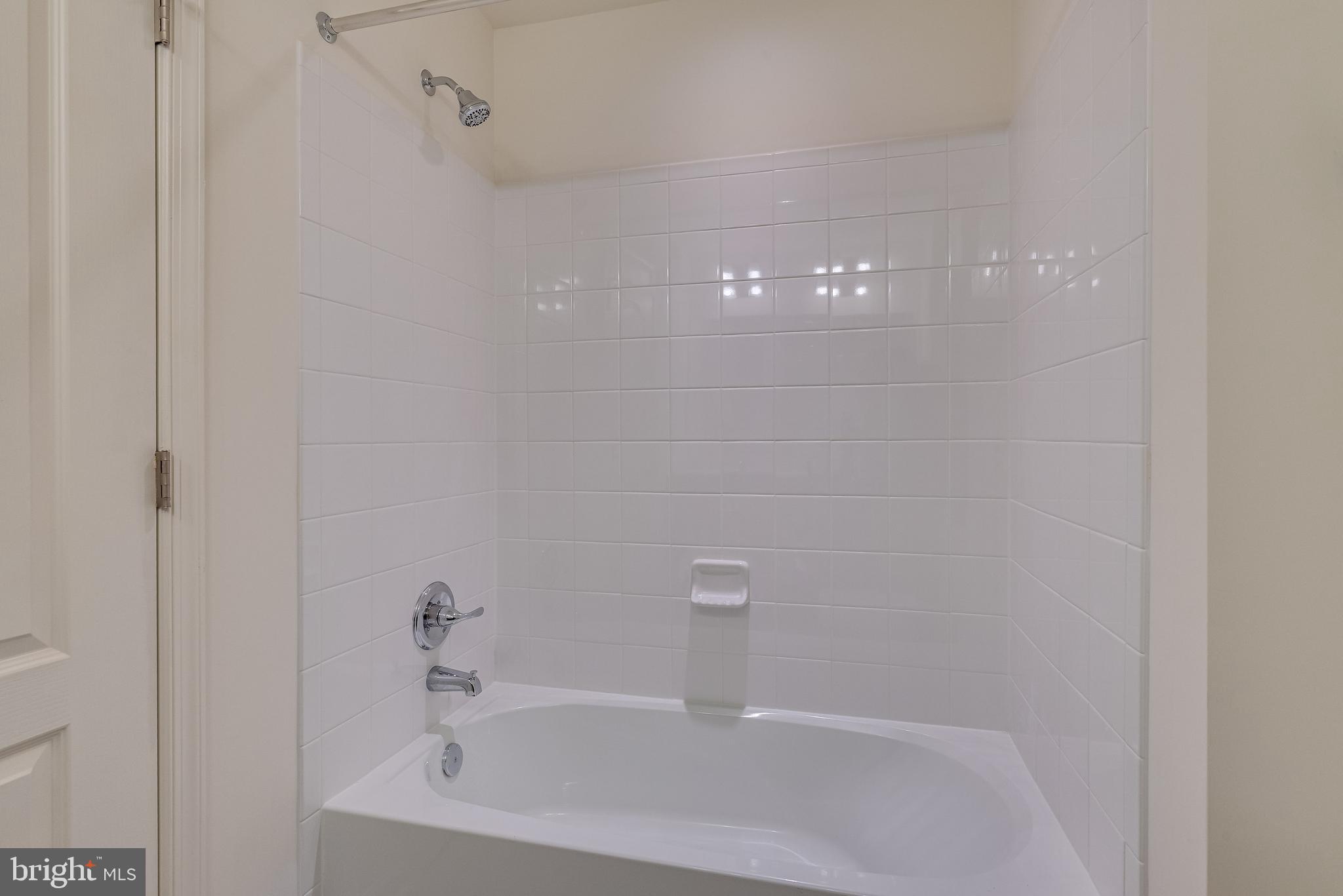 ARCHERS ROCK - Residential Lease