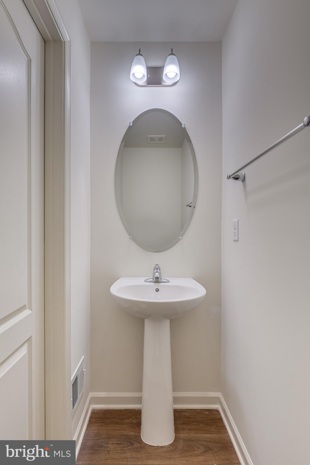 ARCHERS ROCK - Residential Lease