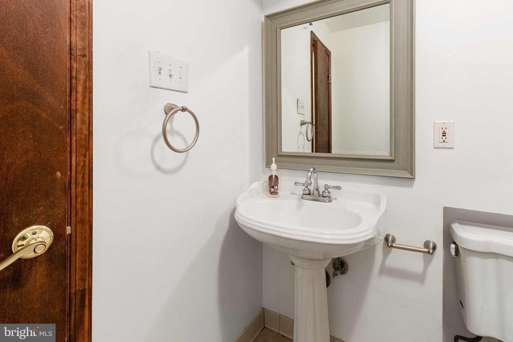 BURGOYNE FOREST WEST - Residential Lease