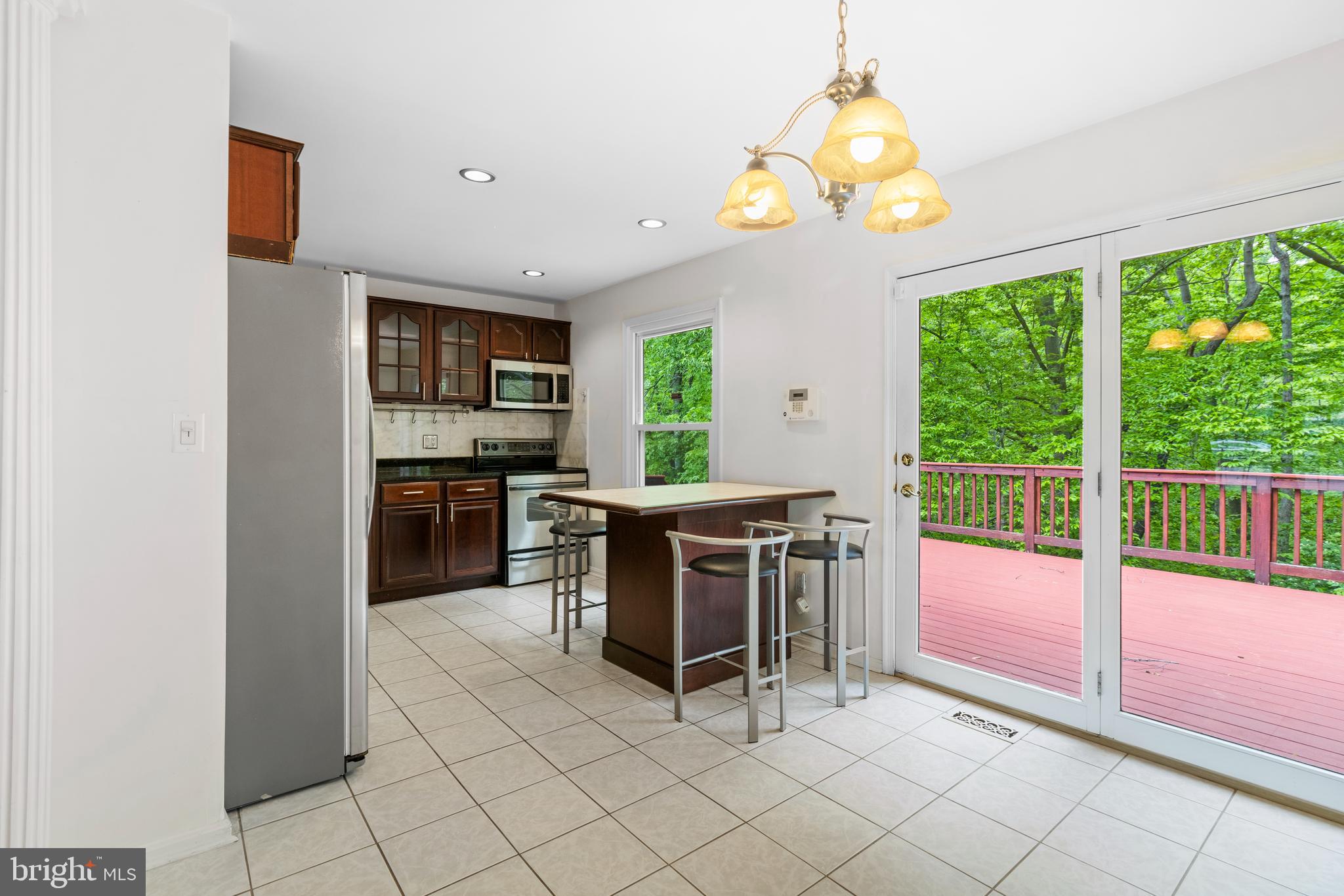 BURGOYNE FOREST WEST - Residential Lease