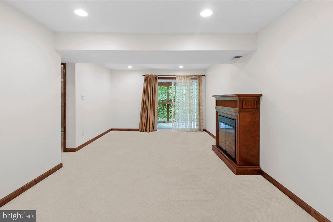 BURGOYNE FOREST WEST - Residential Lease