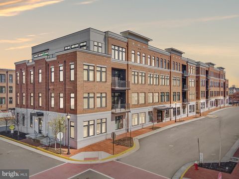 2 STATIONMASTER STREET SE 202 LEESBURG VA 20175