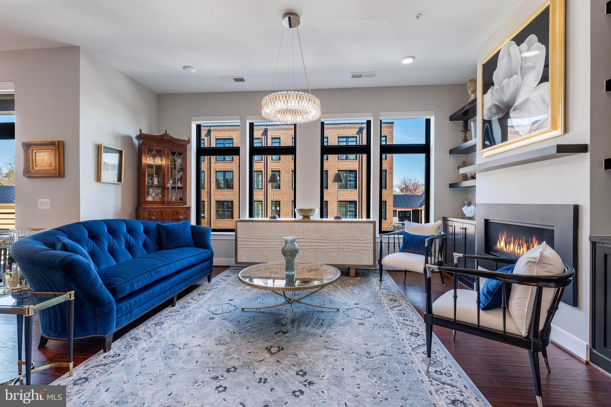 2 STATIONMASTER STREET SE 202