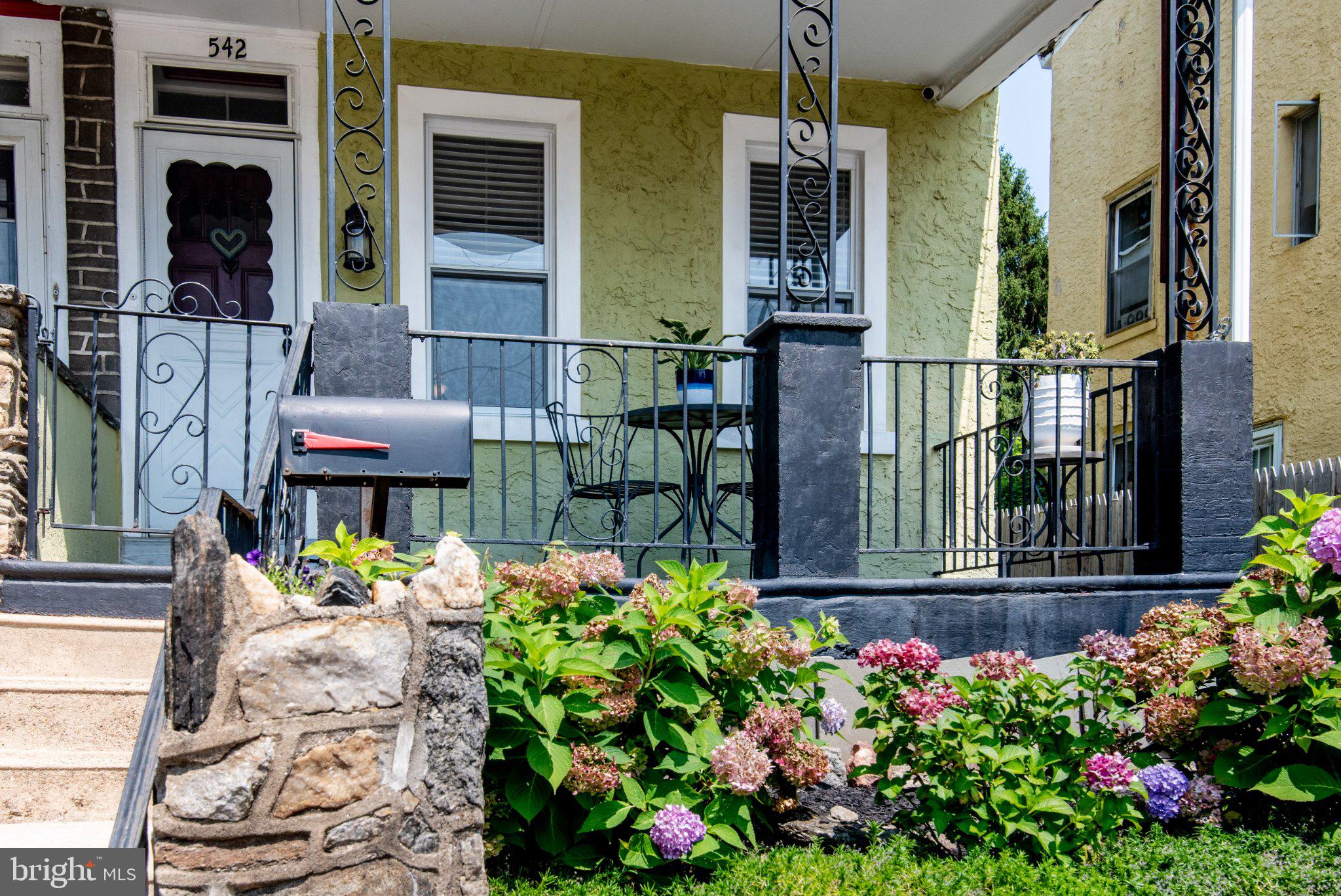 542 DUPONT STREET