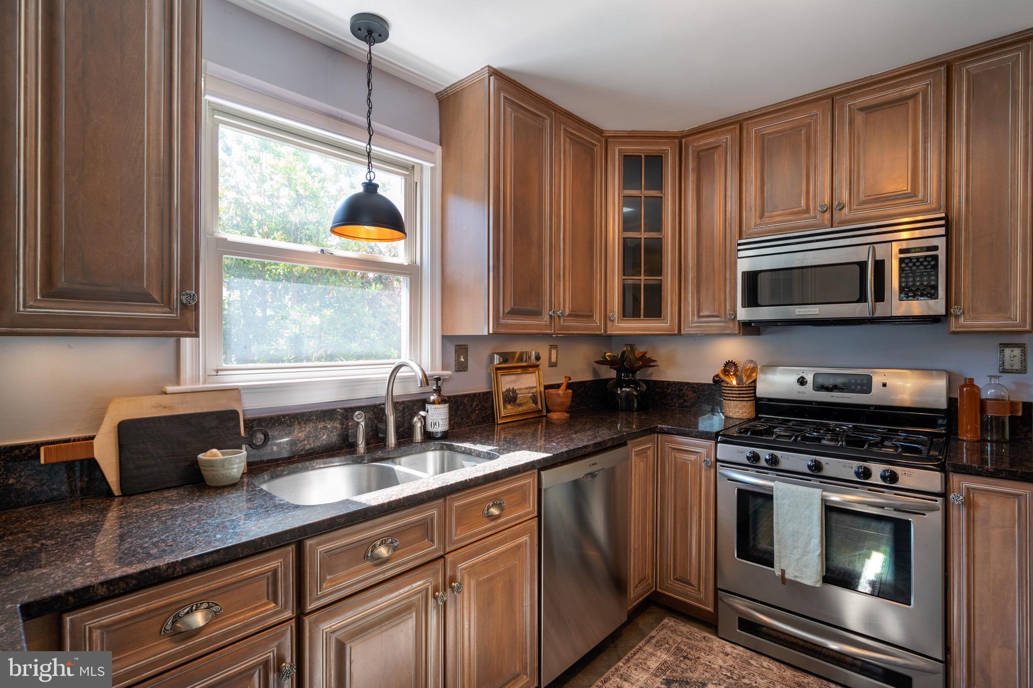 DEL RAY/ROSEMONT - Residential