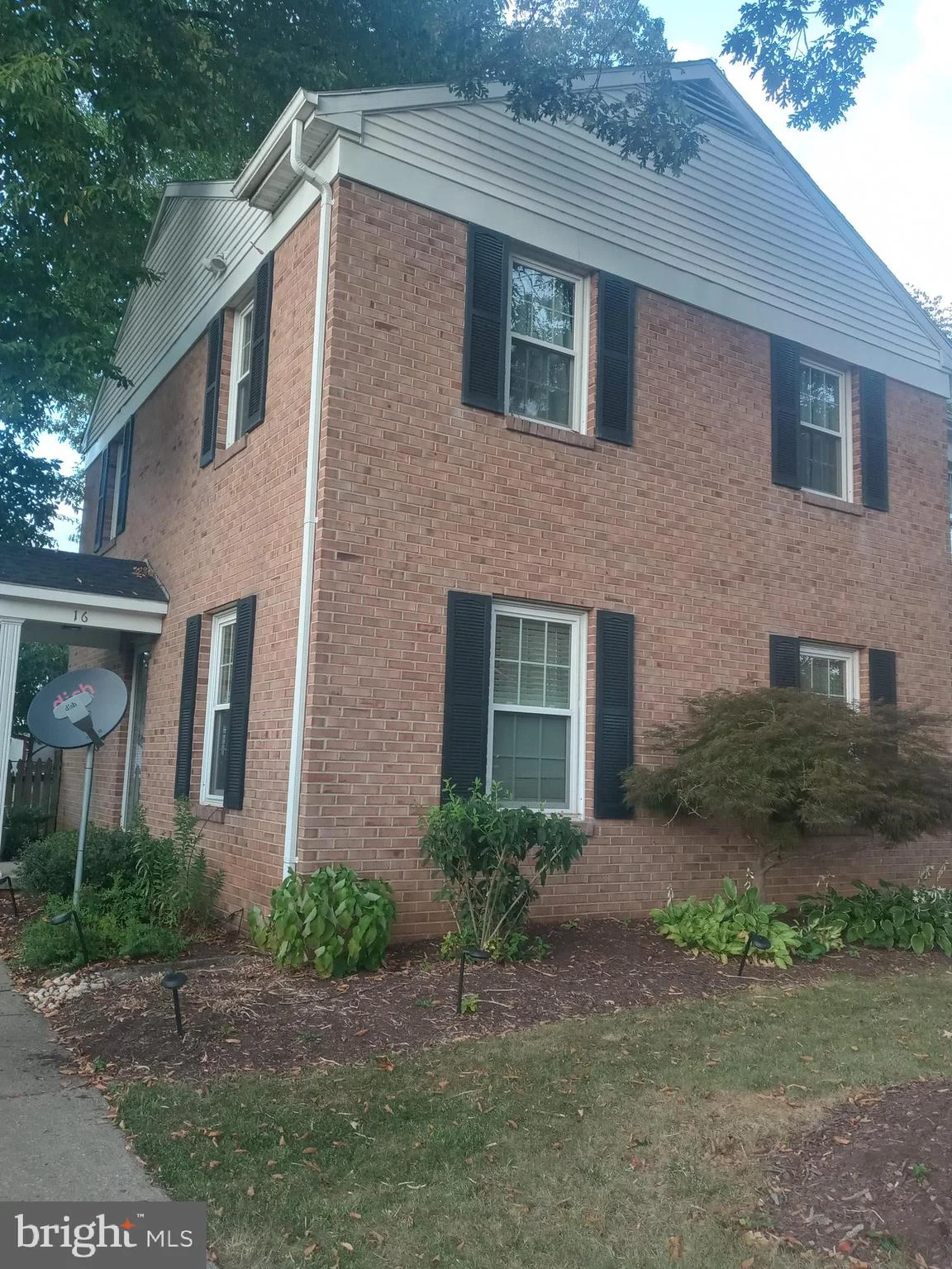 16 Berkeley Ct, Charles Town, WV 25414