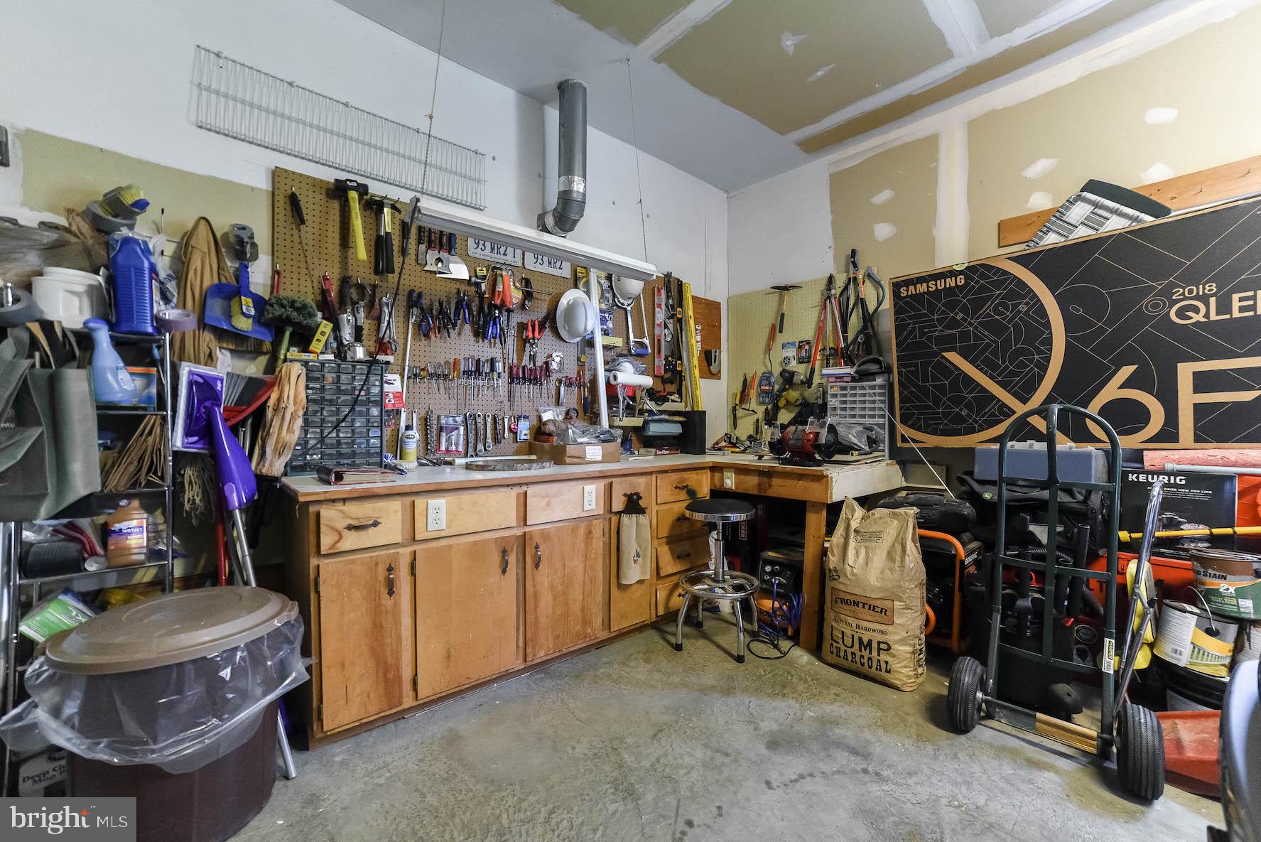 ALGONQUIN VILLAGE - Residential