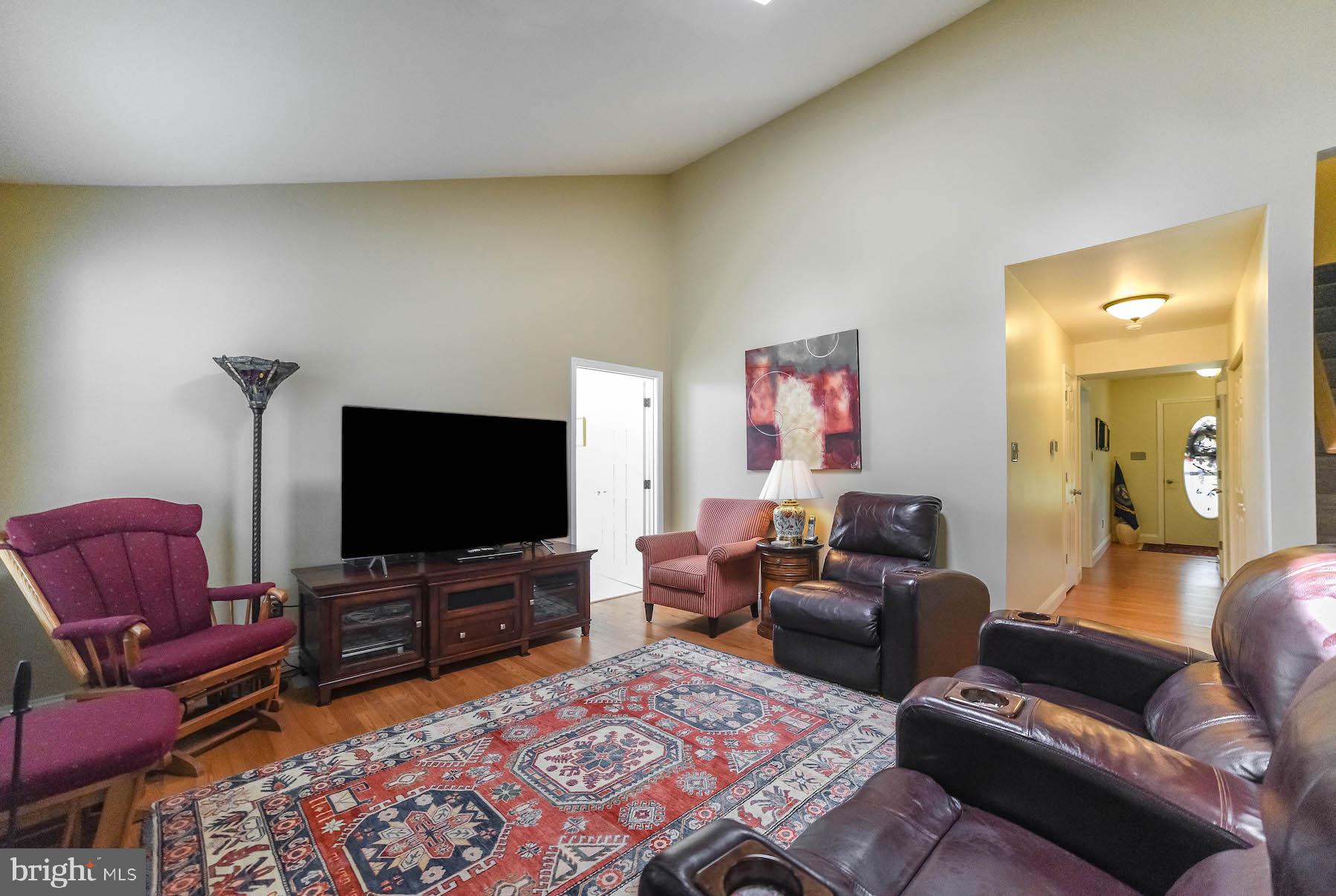 ALGONQUIN VILLAGE - Residential