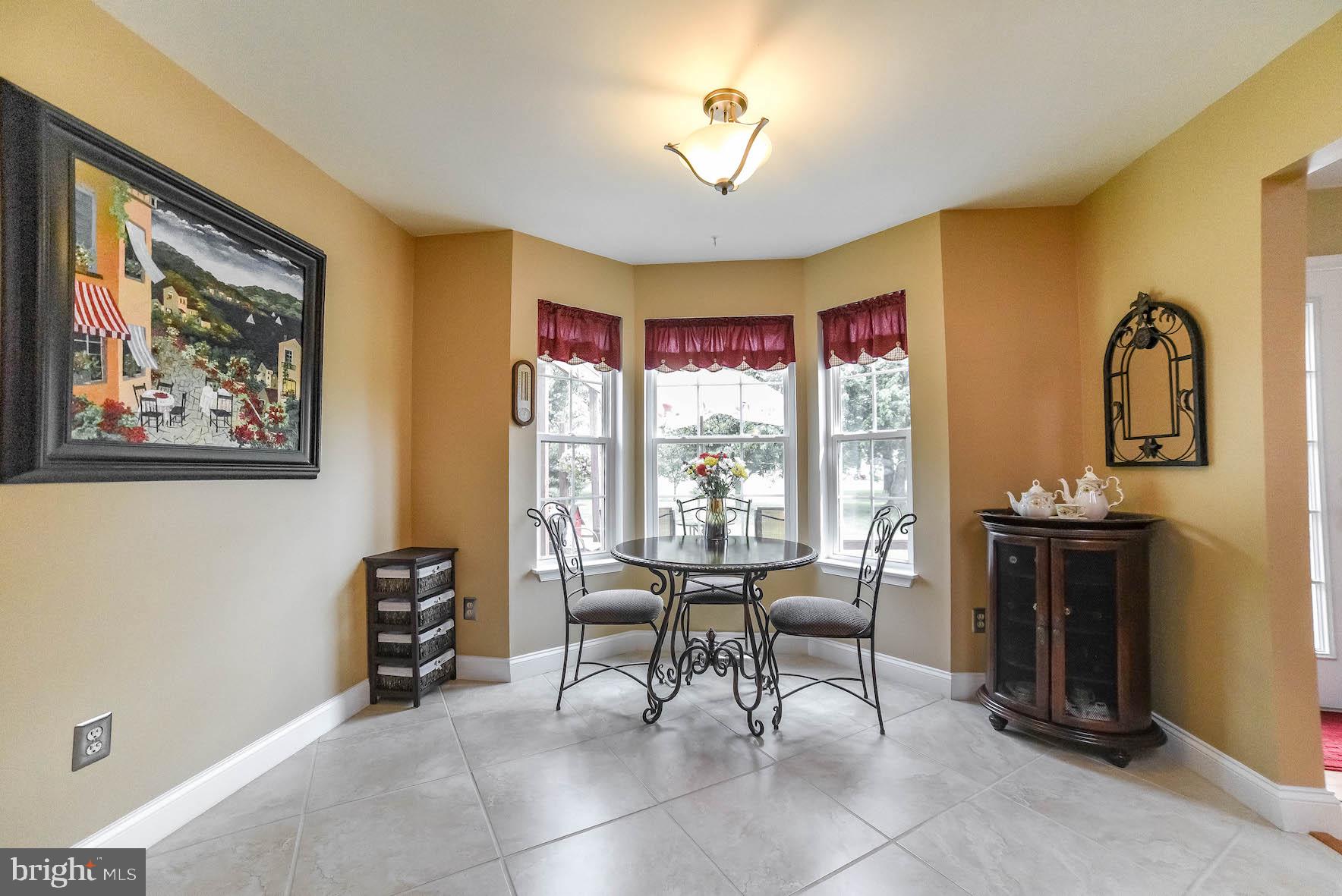 ALGONQUIN VILLAGE - Residential