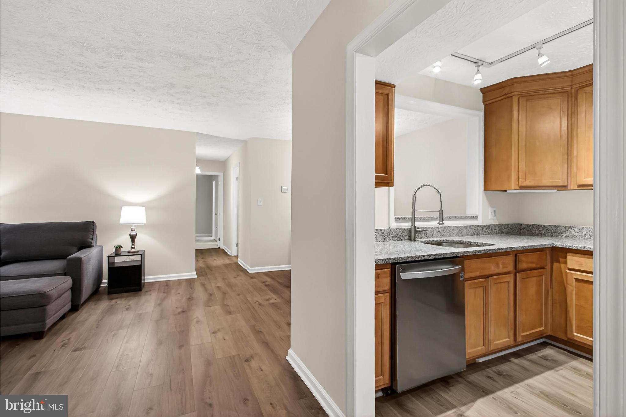 HUNTERS CROSSING - Residential