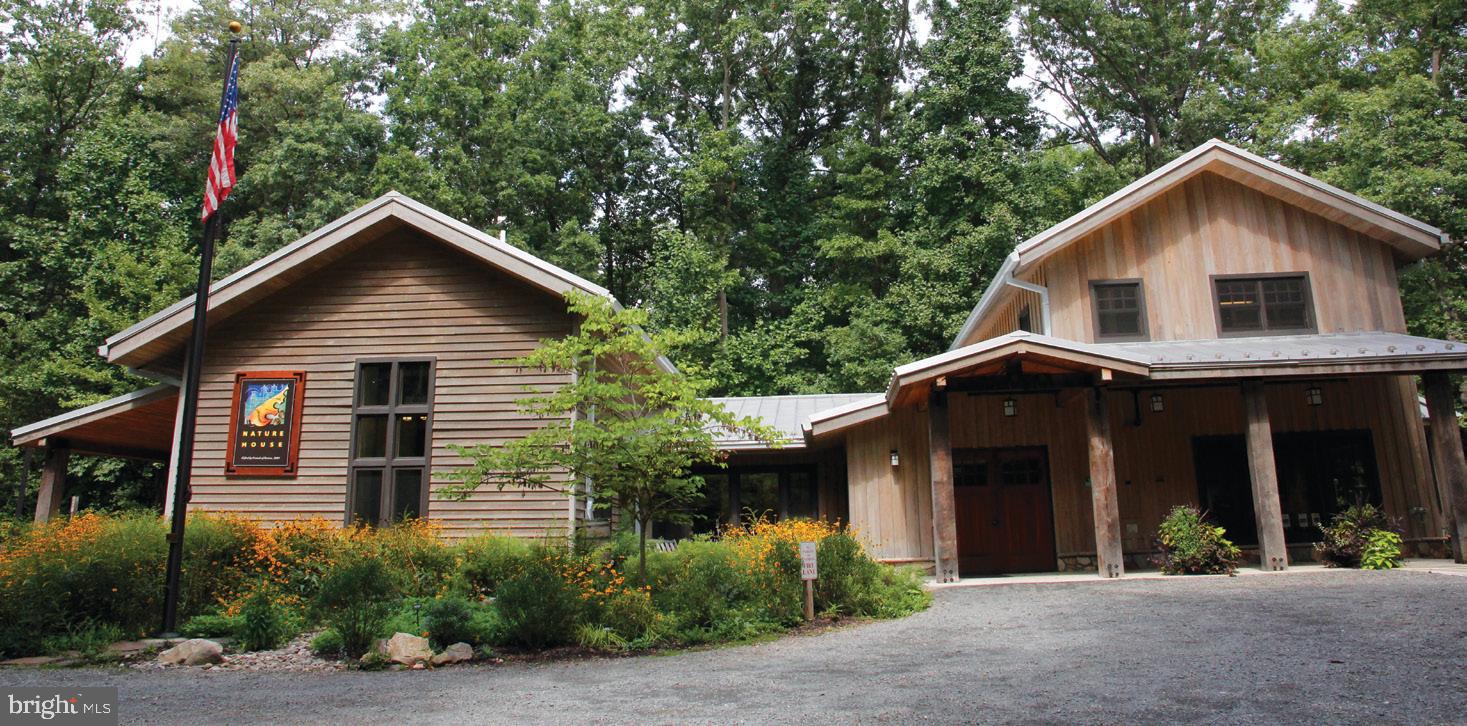 HUNTERS CROSSING - Residential