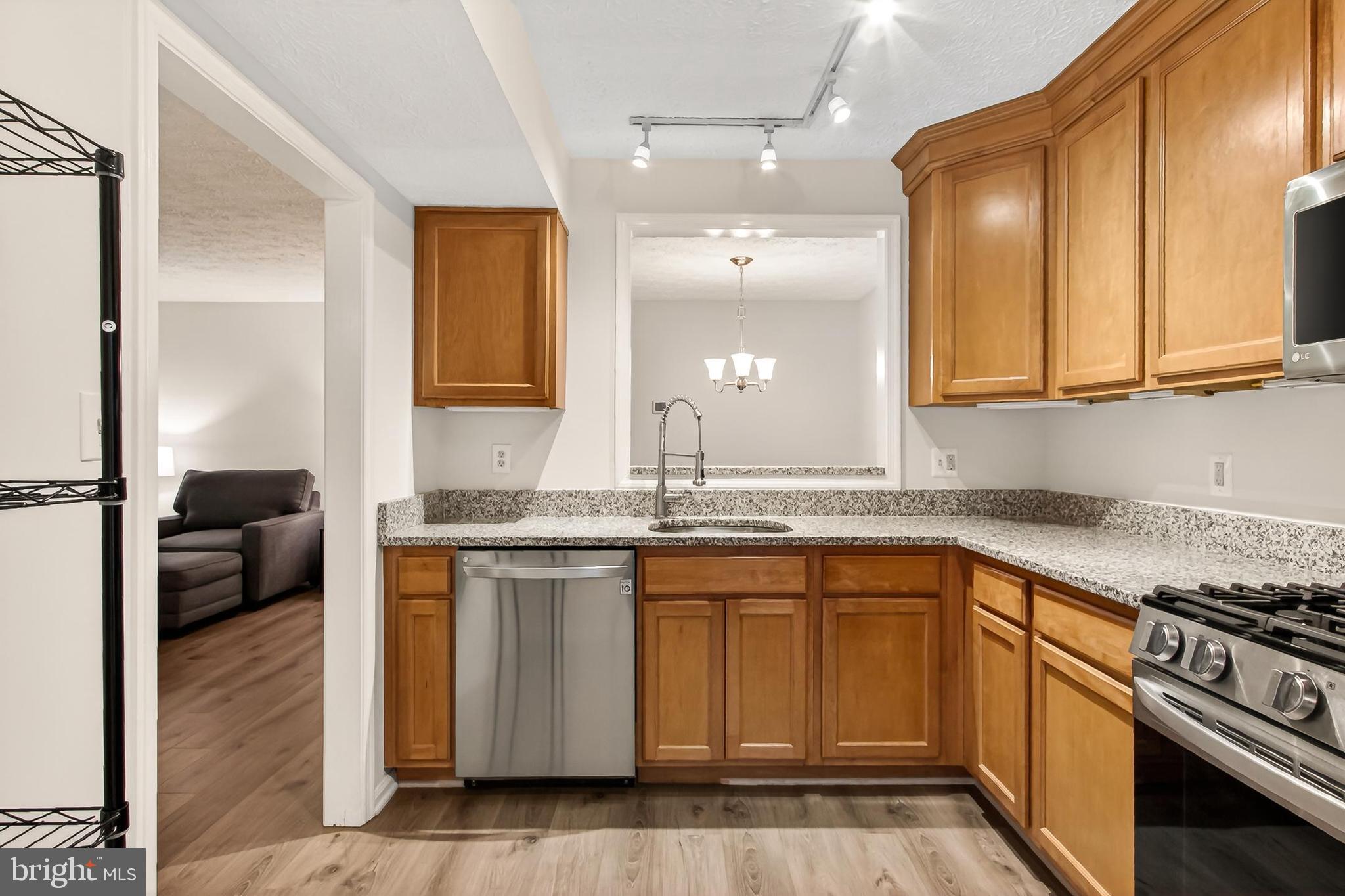 HUNTERS CROSSING - Residential