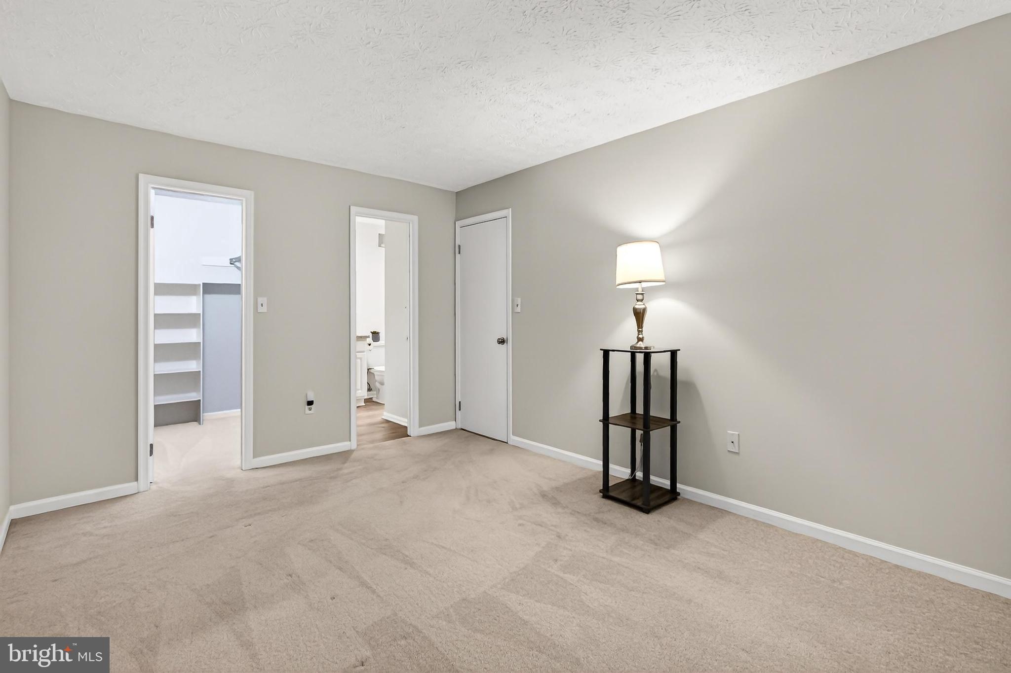 HUNTERS CROSSING - Residential