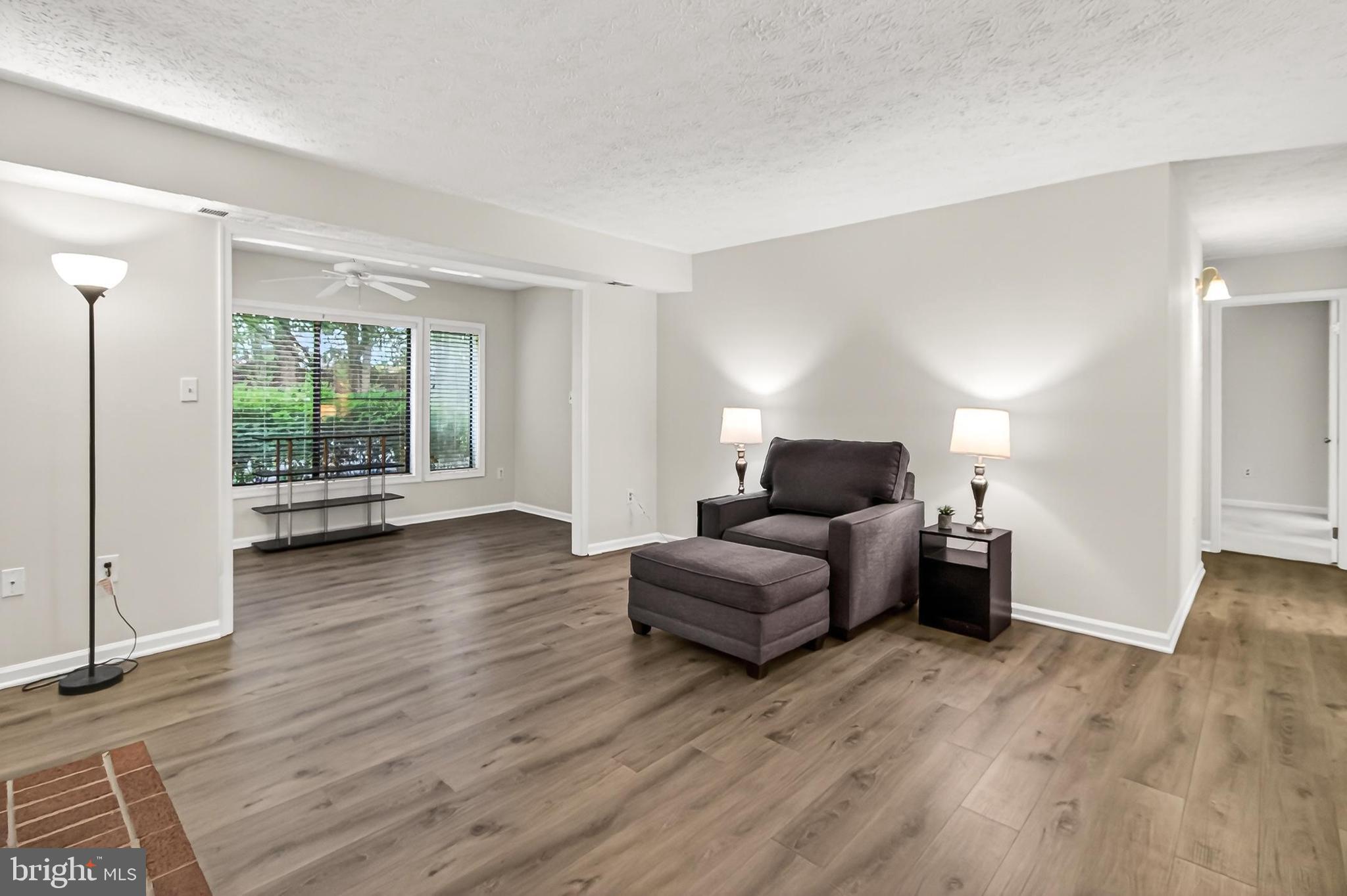 HUNTERS CROSSING - Residential
