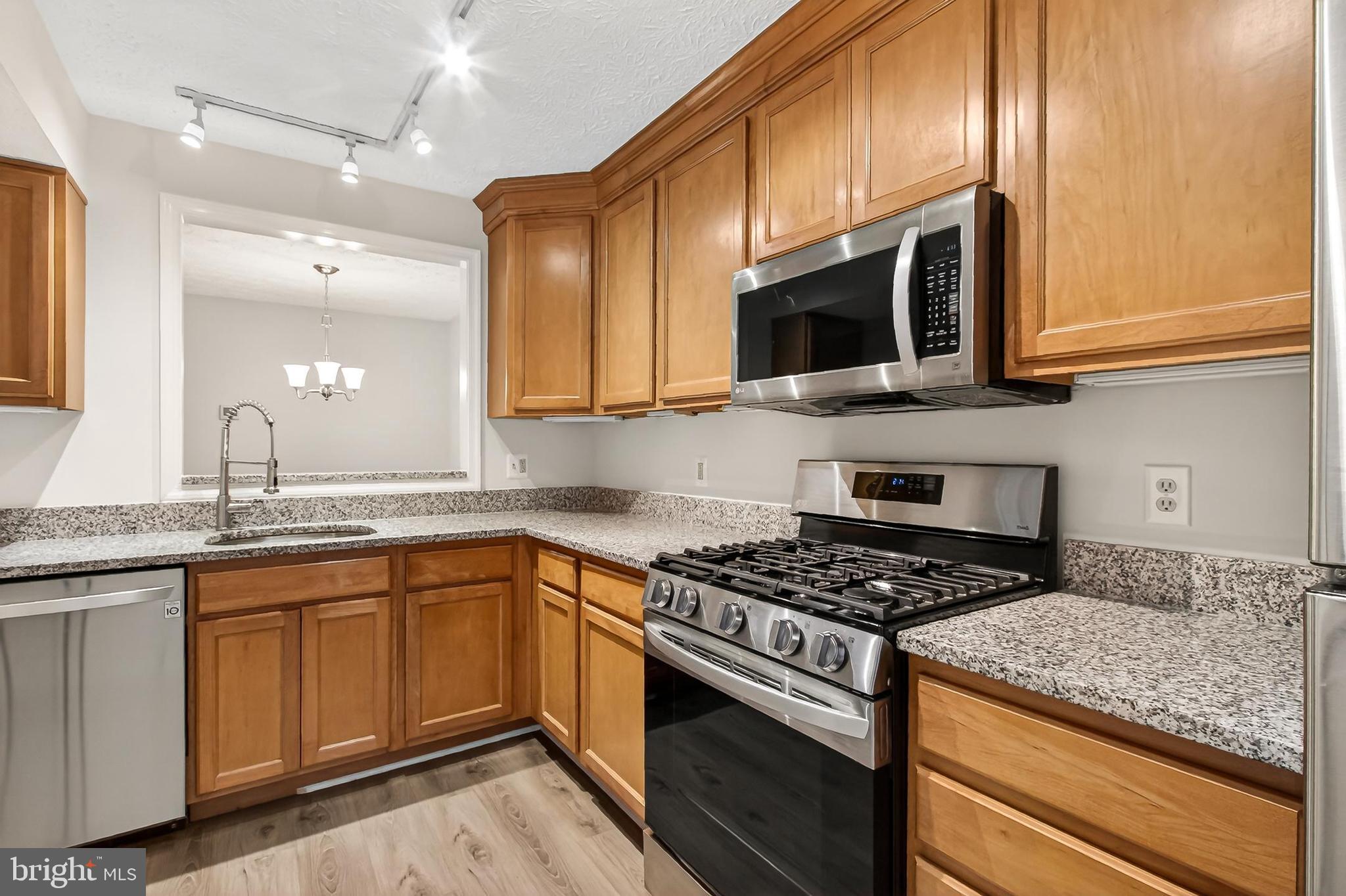 HUNTERS CROSSING - Residential