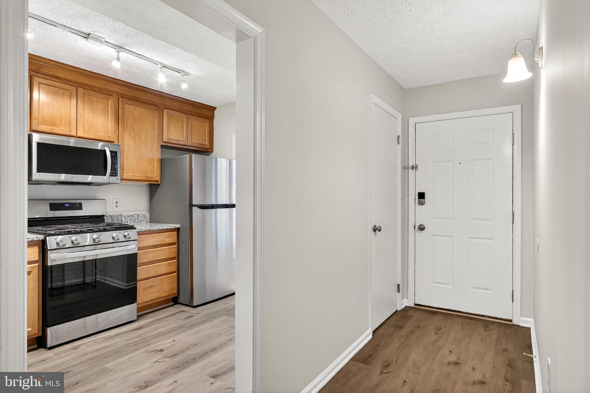 HUNTERS CROSSING - Residential