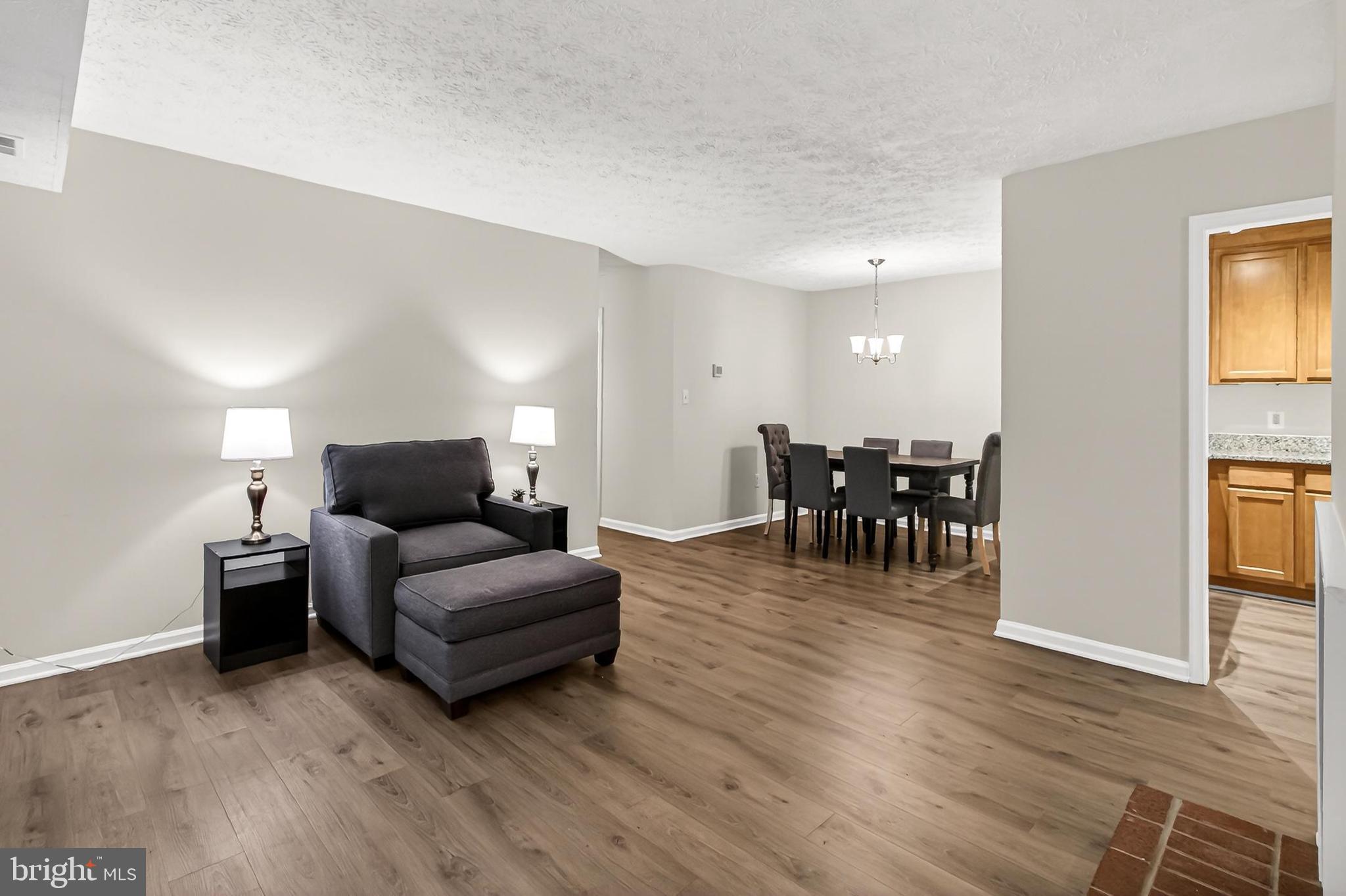 HUNTERS CROSSING - Residential