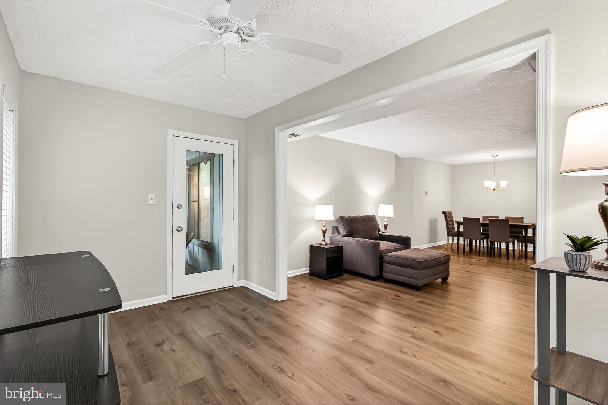 HUNTERS CROSSING - Residential