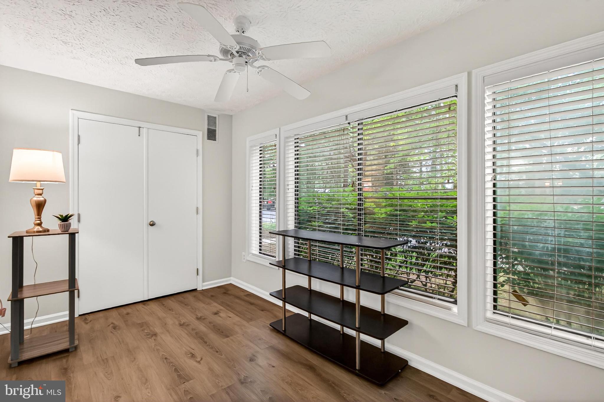 HUNTERS CROSSING - Residential