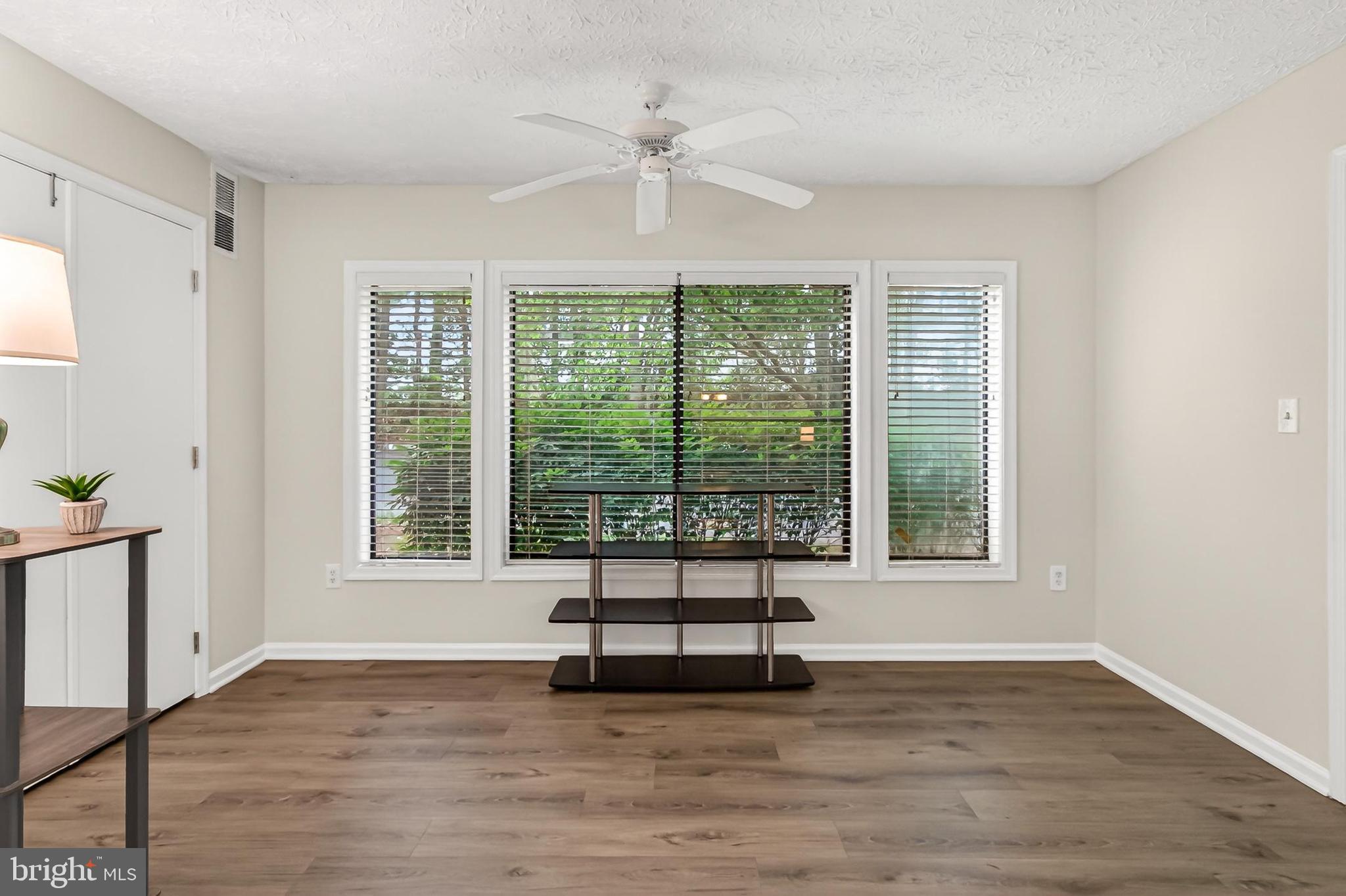 HUNTERS CROSSING - Residential