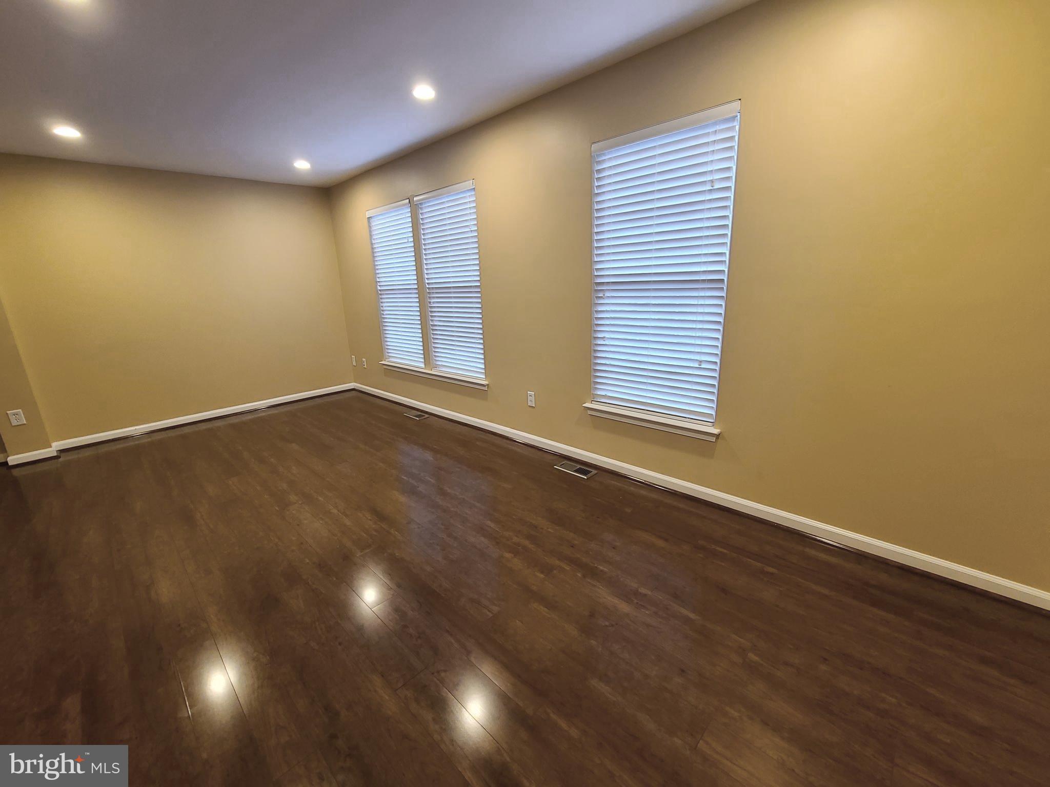 JAPONICA - Residential