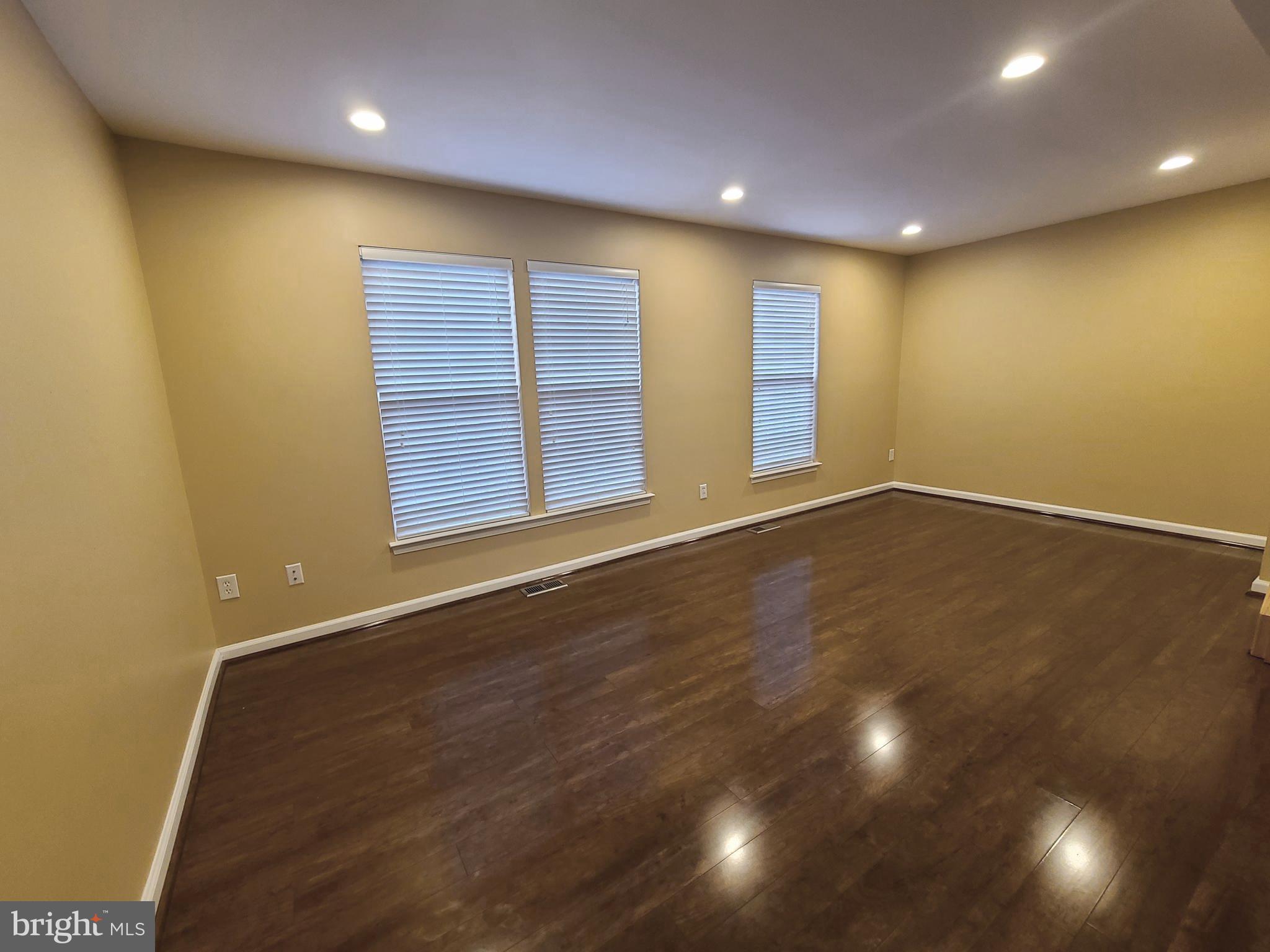 JAPONICA - Residential