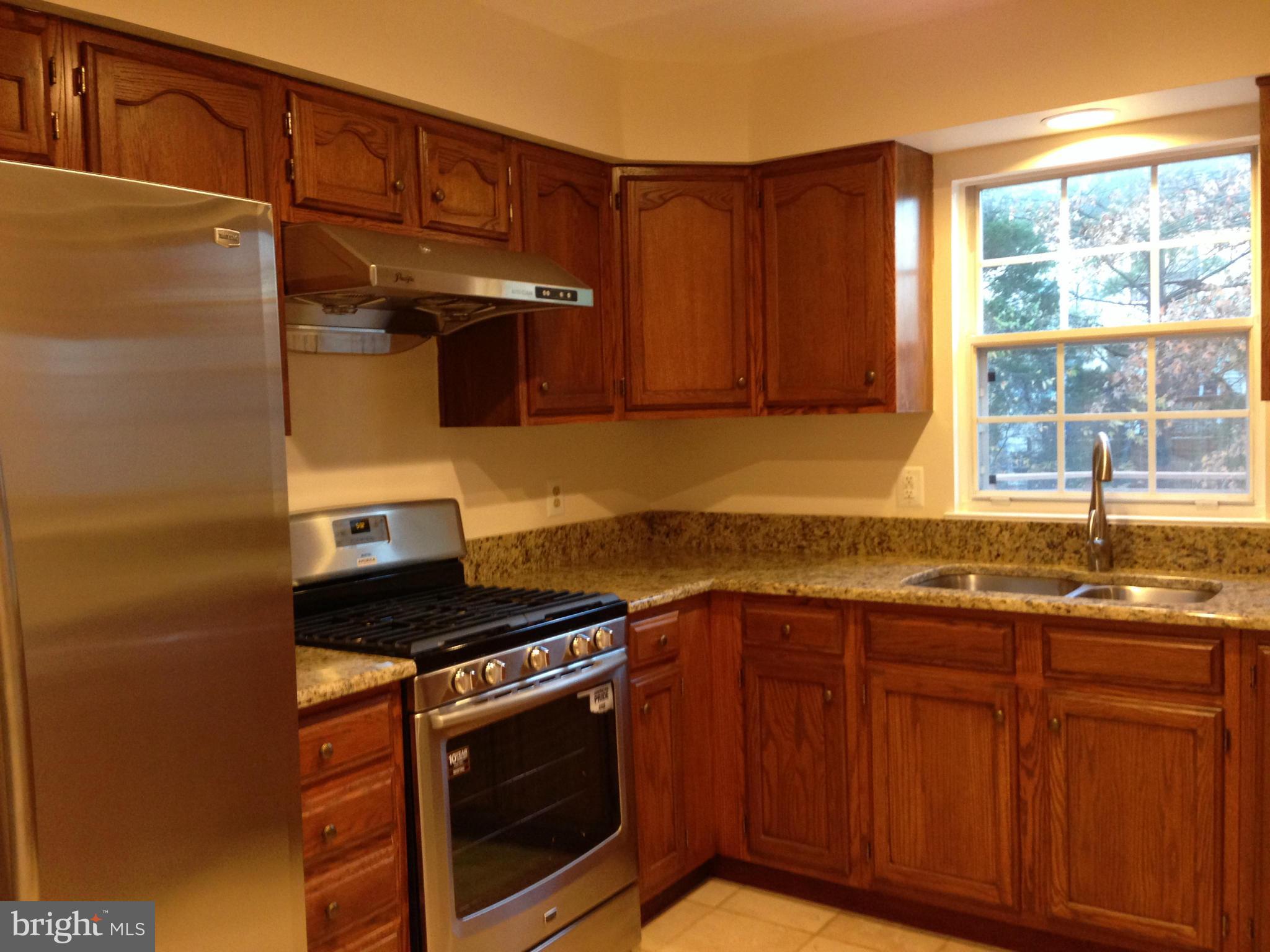 MANCHESTER LAKES - Residential Lease