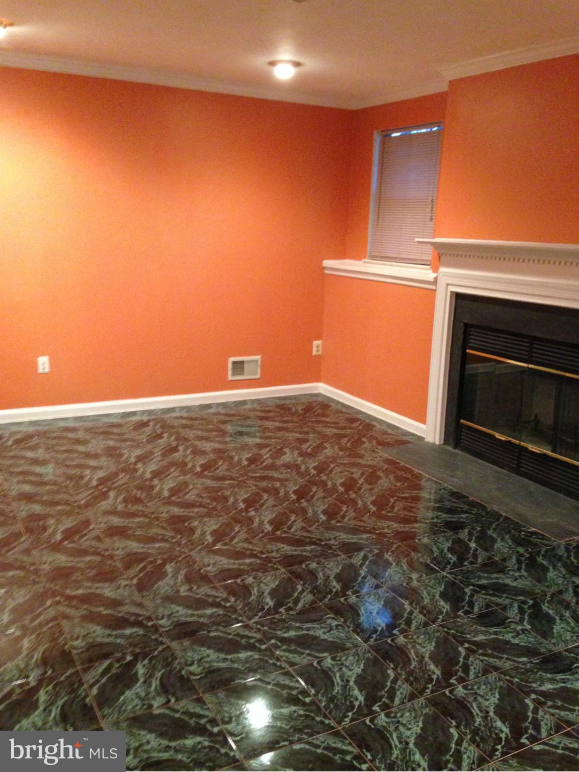 MANCHESTER LAKES - Residential Lease