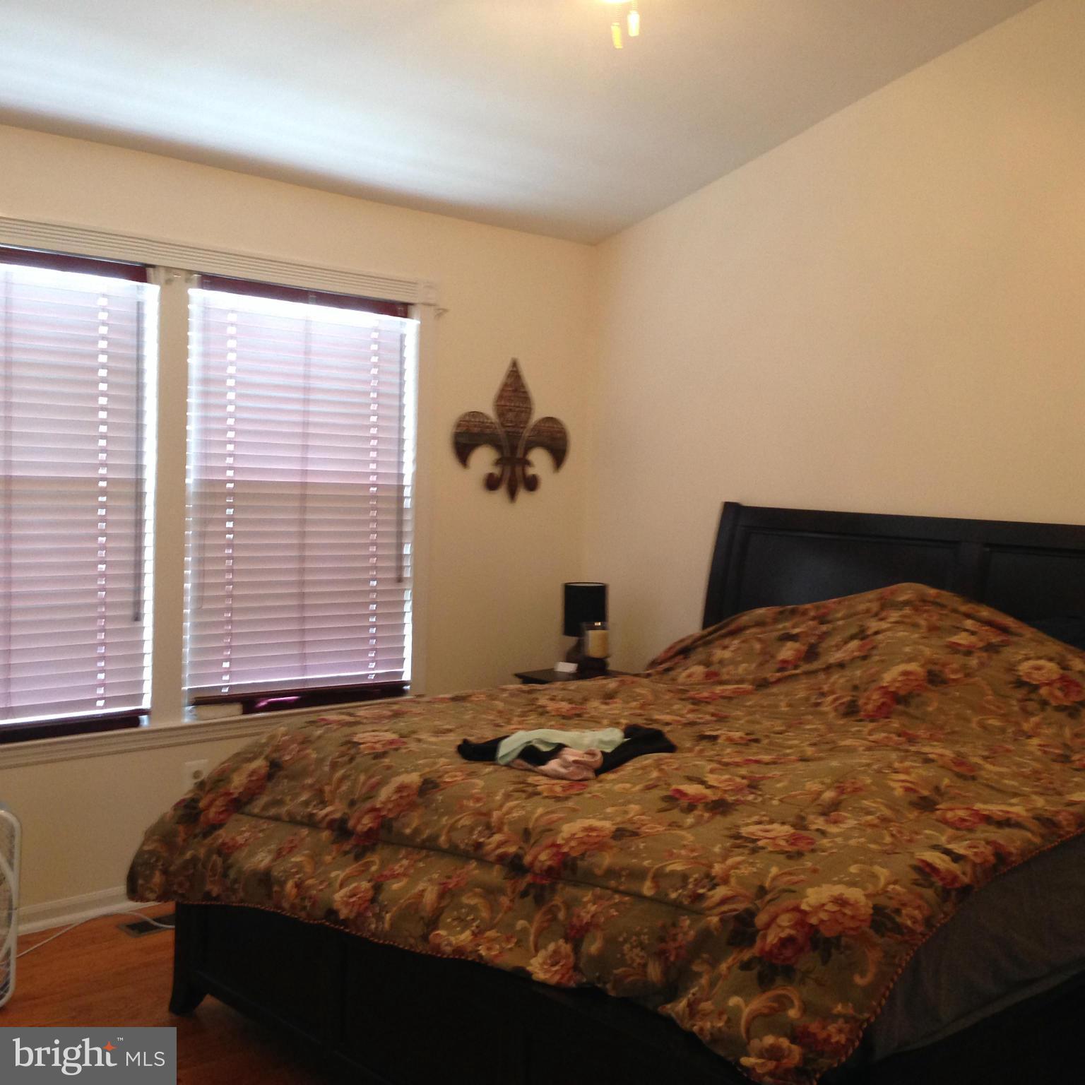 MANCHESTER LAKES - Residential Lease