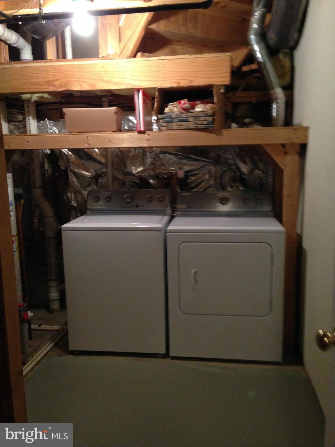 MANCHESTER LAKES - Residential Lease