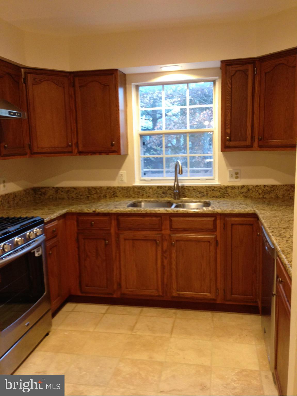 MANCHESTER LAKES - Residential Lease